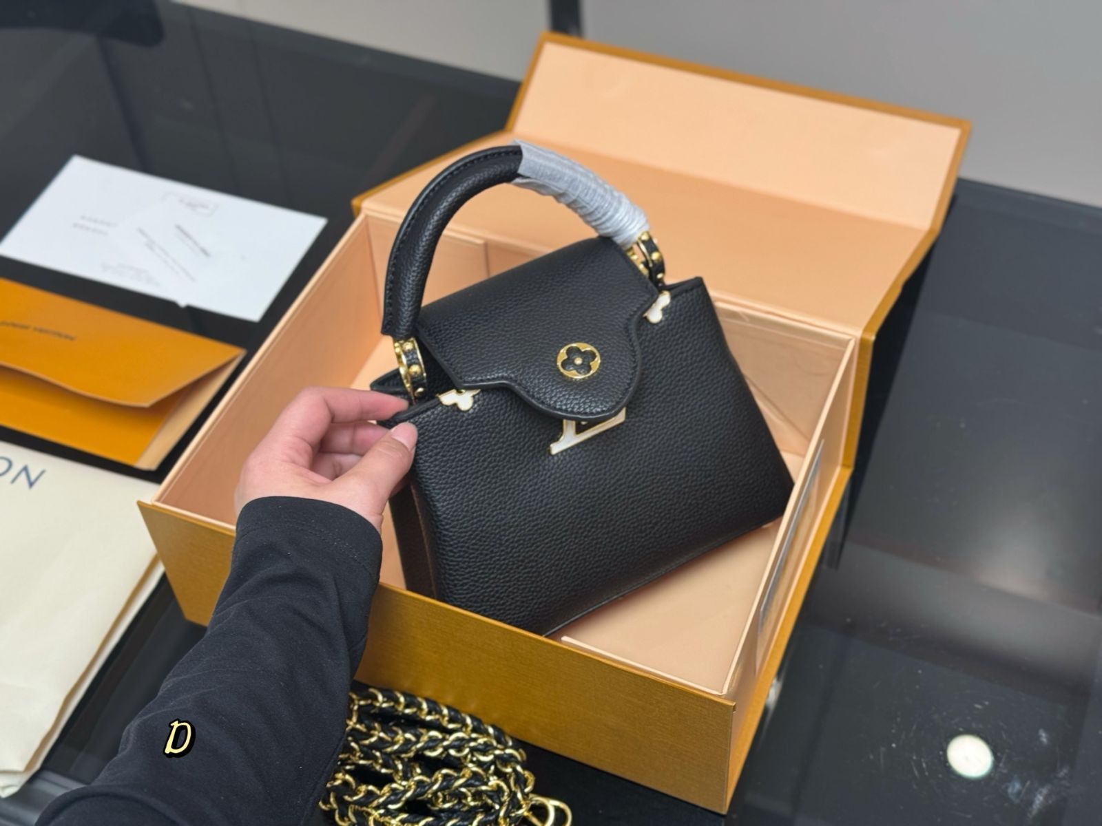 【今日特価】LV Capucines Mini Bag ルイ・ヴィトン カプシーヌ ミニ-WTO輸入2
