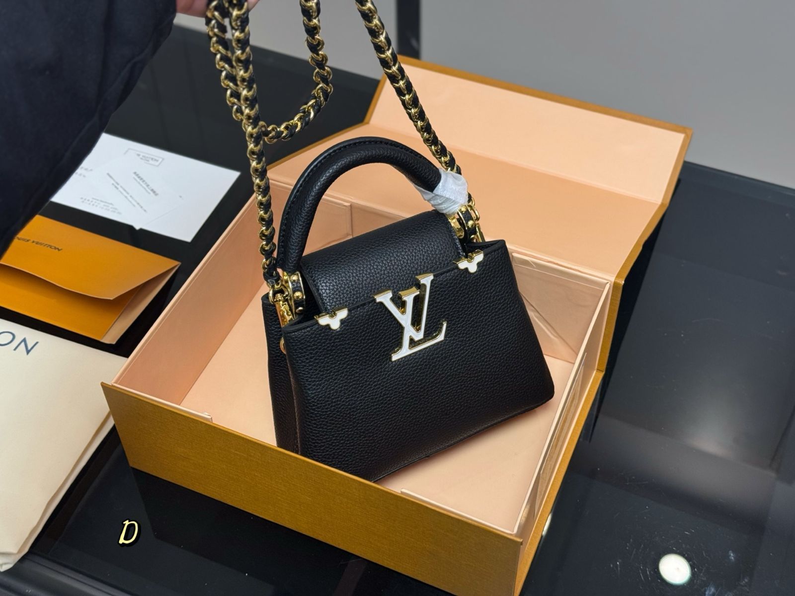 【今日特価】LV Capucines Mini Bag ルイ・ヴィトン カプシーヌ ミニ-WTO輸入2