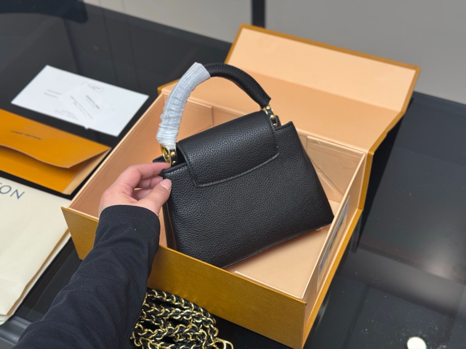 【今日特価】LV Capucines Mini Bag ルイ・ヴィトン カプシーヌ ミニ-WTO輸入2