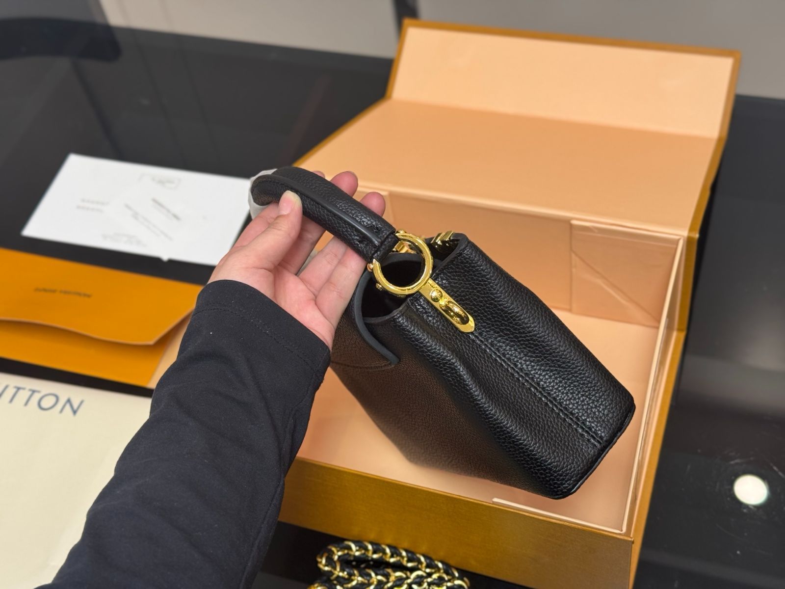 【今日特価】LV Capucines Mini Bag ルイ・ヴィトン カプシーヌ ミニ-WTO輸入2