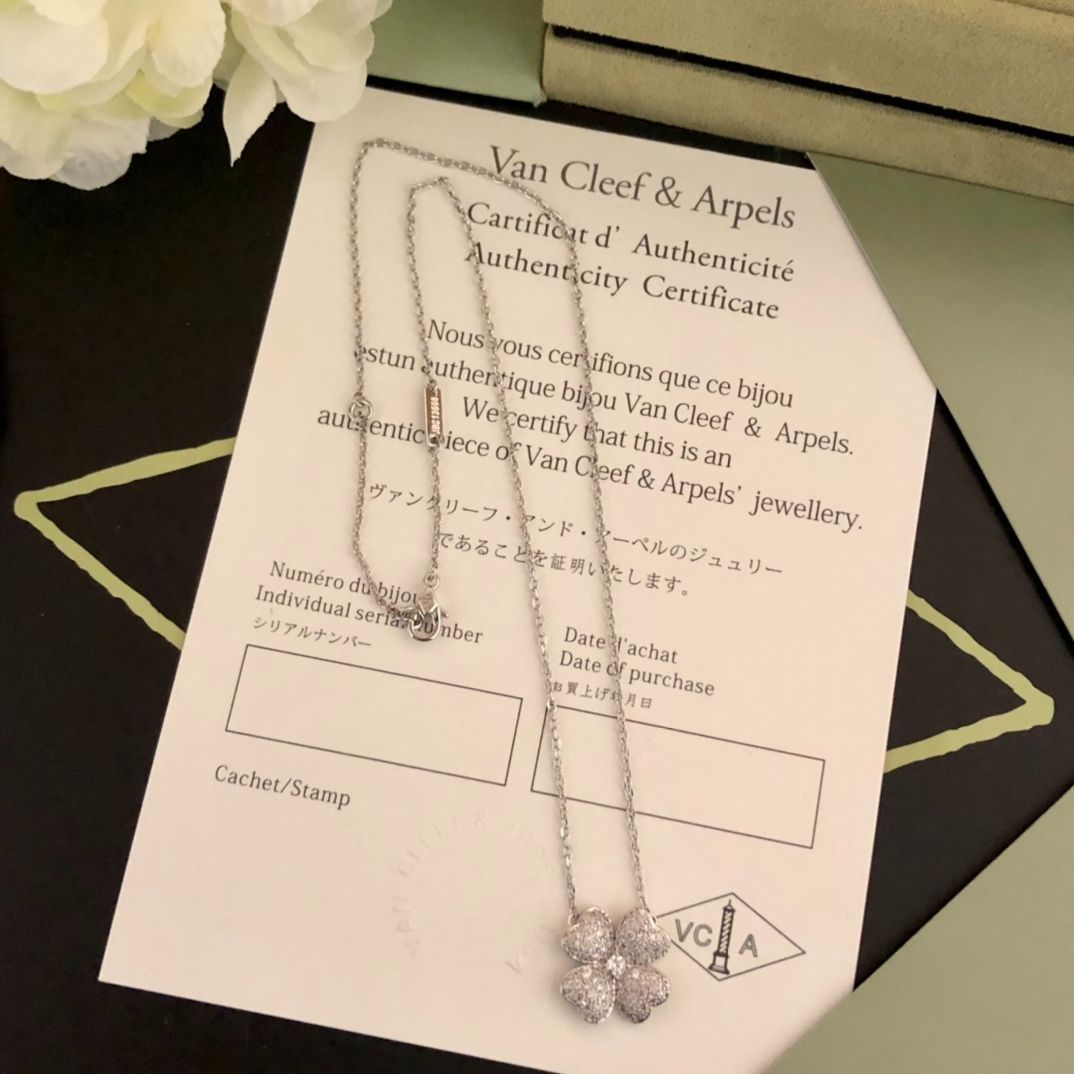 [Van Cleef & Arpels]ヴァン クリーフ＆アーペル VCA Frivoleシリーズ 四つ葉のクローバー ダイヤモンド ネックレス｜本日限定特価｜新品未使用-WTO輸入1