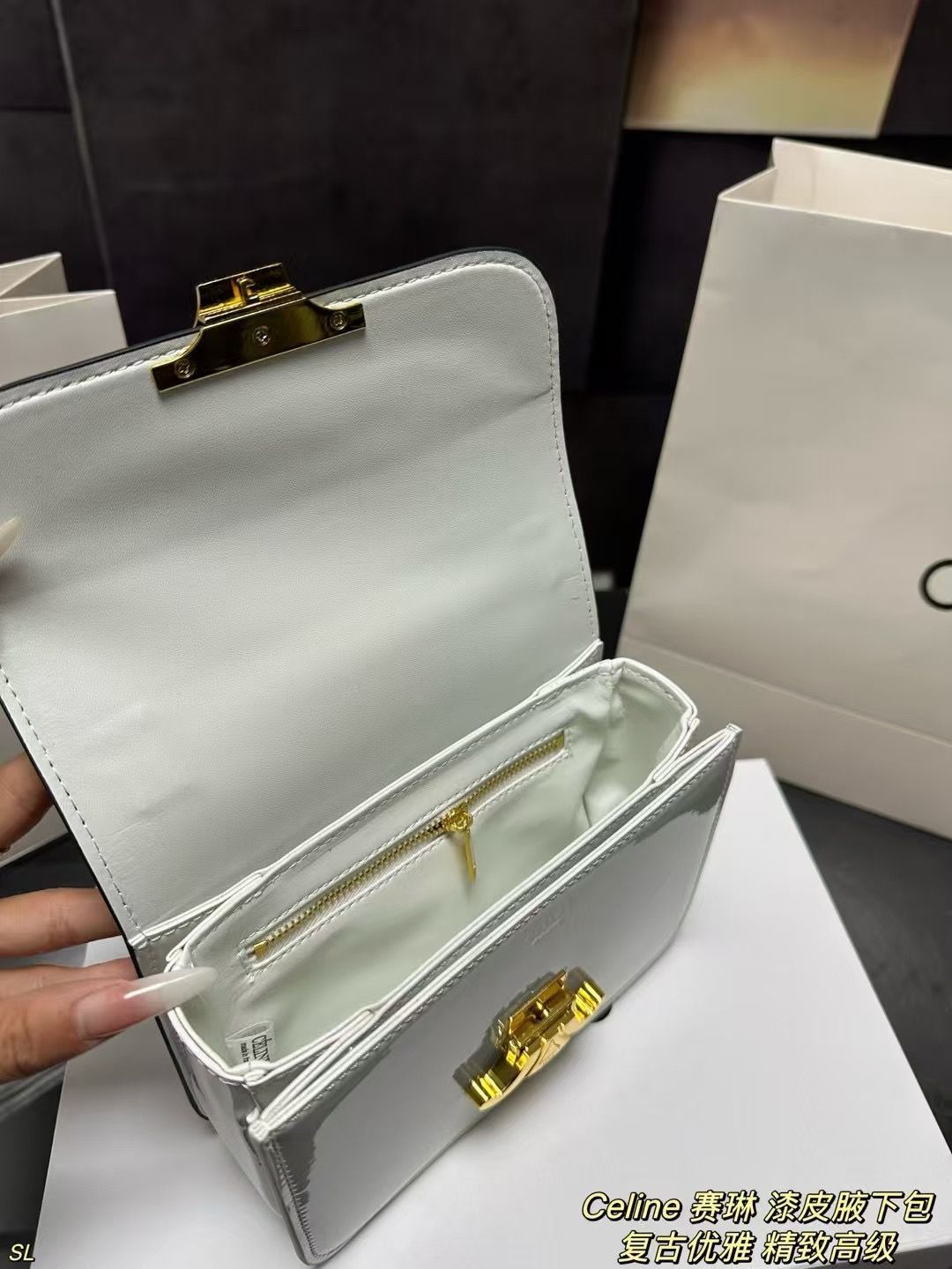 Celine セリーン ラッカー アンダーアーバッグ(ボックス付き) -WT0輸入 Celine セリーン ラッカー アンダーアーバッグ(ボックス付き) -WT0輸入