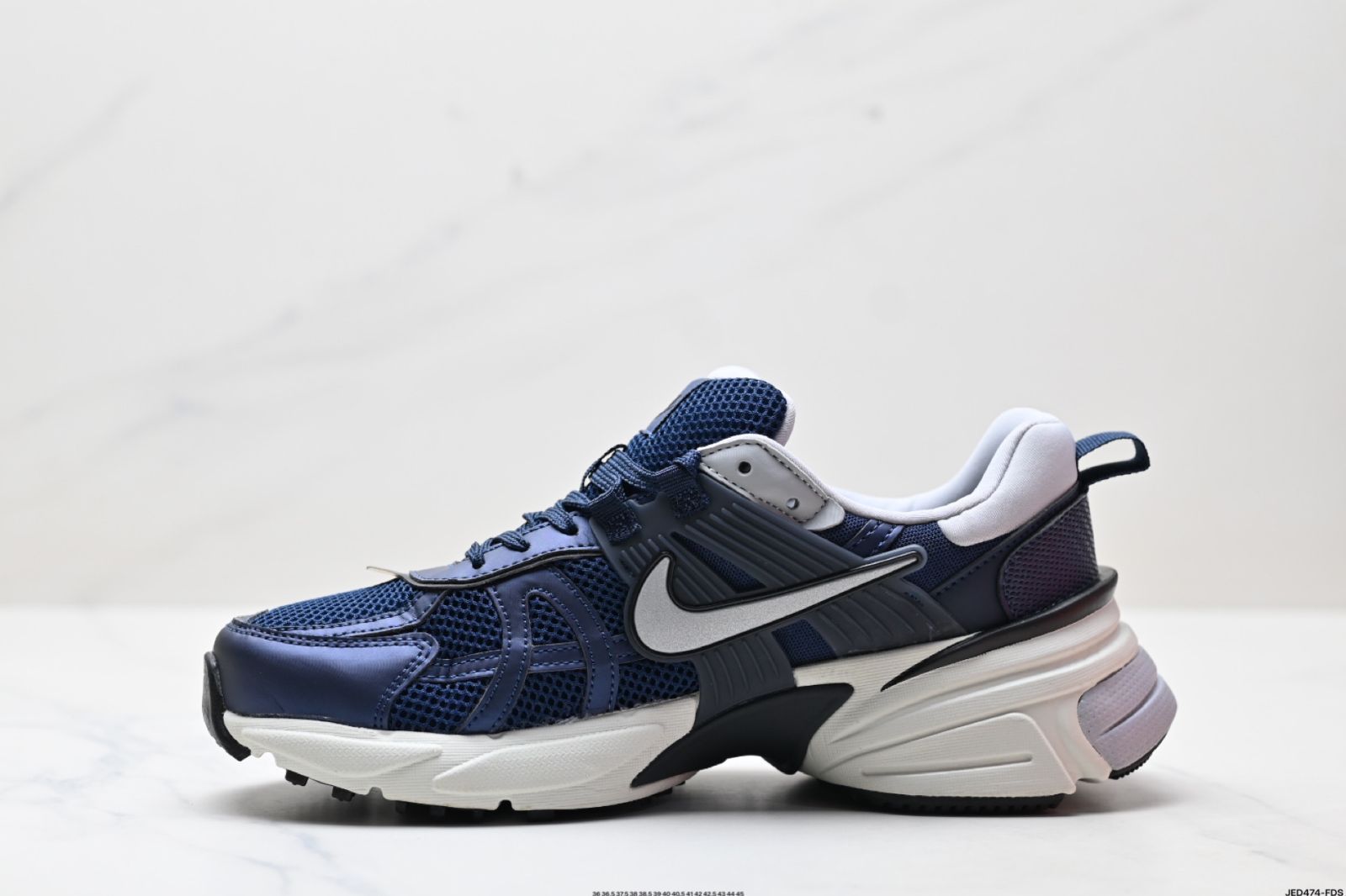 Nike / ナイキ V2K RUN ランニングシューズ レトロスタイル メッシュ通気性アスレチックシューズ-MM輸入