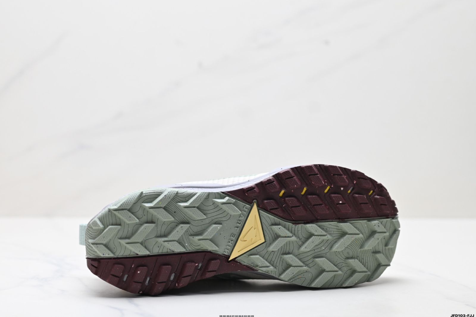 ナイキ（Nike）React Wildhorse 8 クロスカントリー アウトドア ショックアブソーブ クッション ライフスタイル スポーツ ジョギングシューズ。-MM輸入