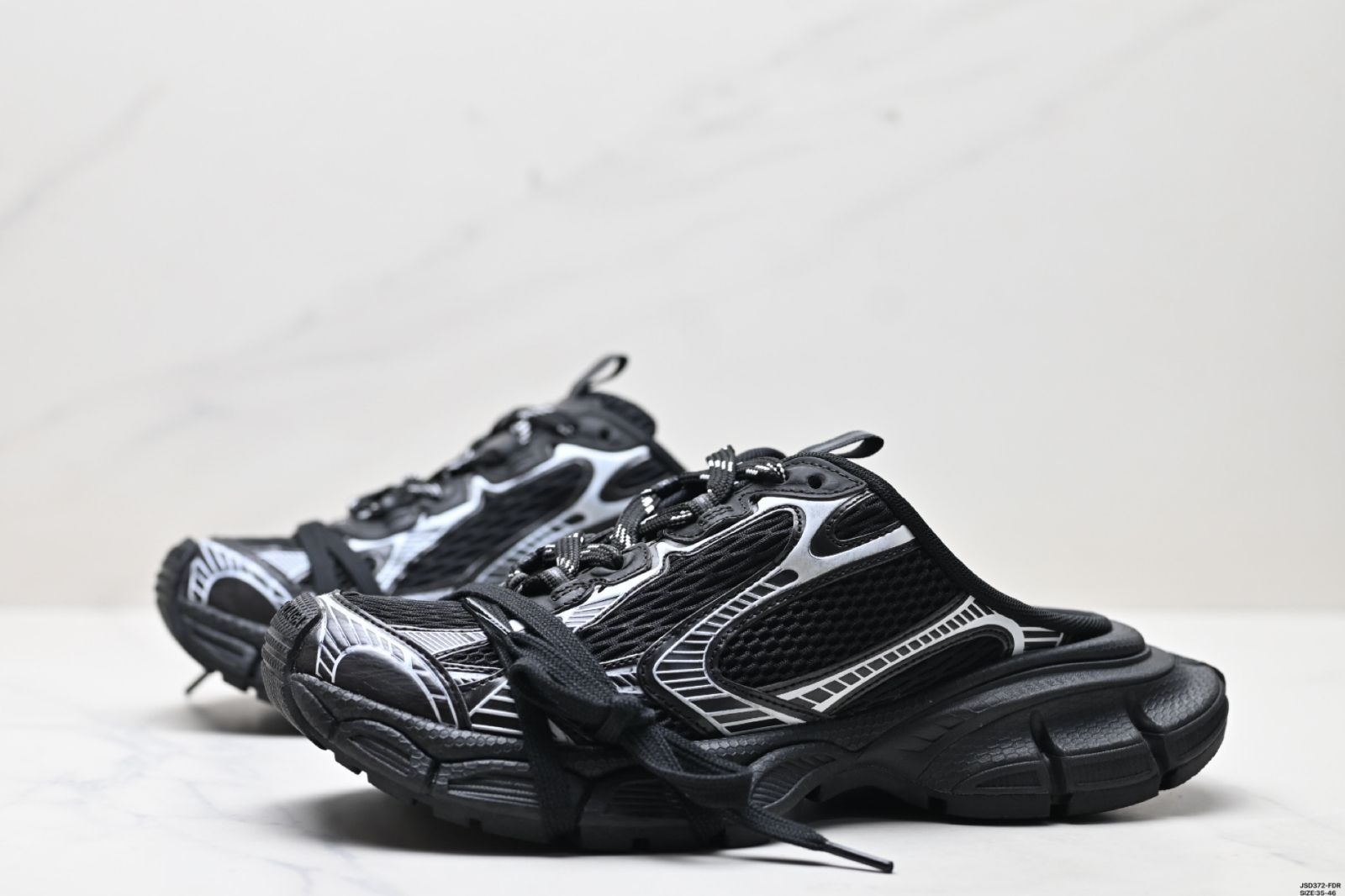 バレンシアガ（Balenciaga）3XL Mule 革（かわ）製（せい）トップカバースリッパ-MM輸入