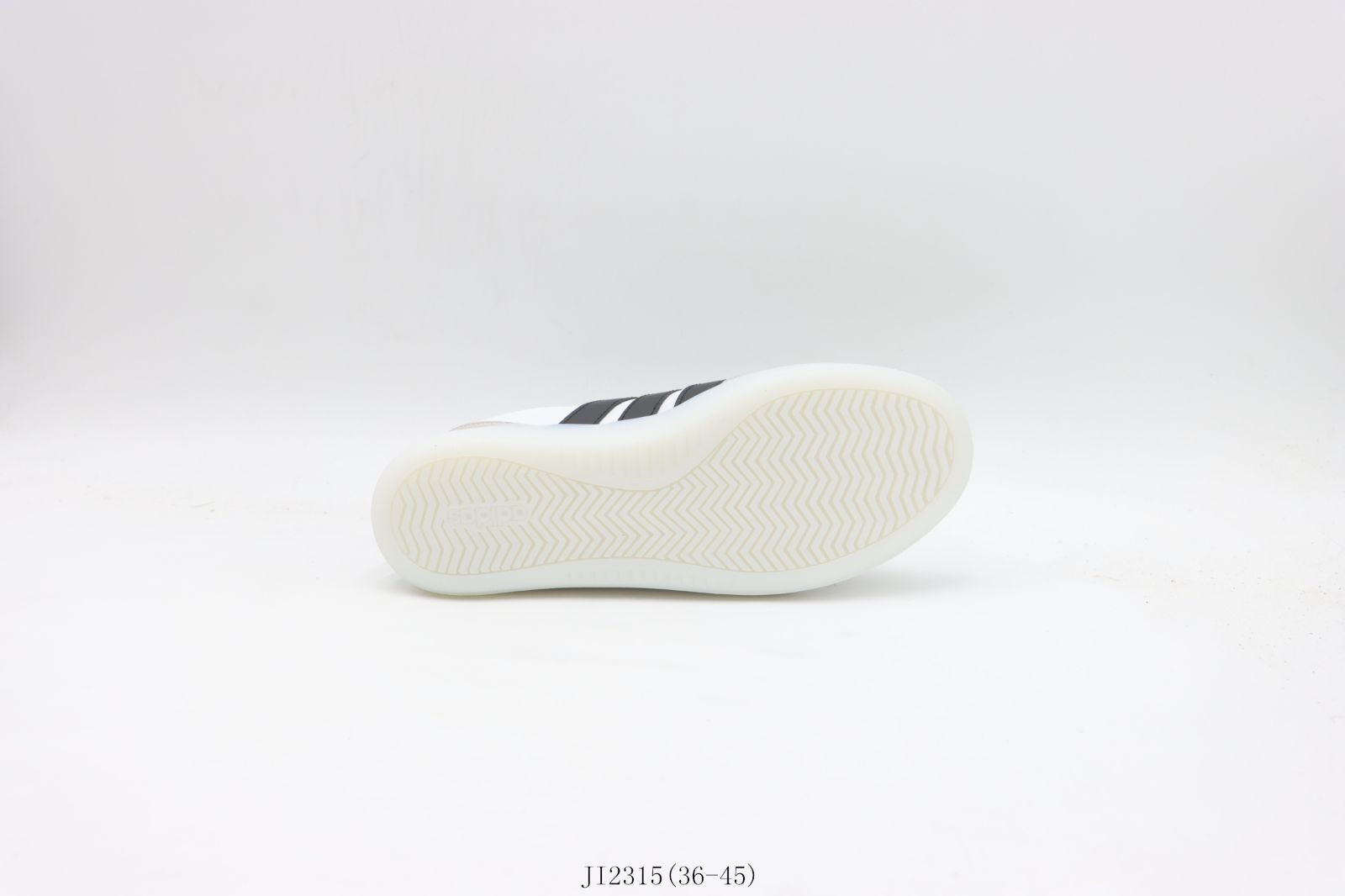 【今日特価】アディダス Adidas スケートシューズ JI2315 ホワイト & ブラック-MM輸入2 【今日特価】アディダス Adidas スケートシューズ JI2315 ホワイト & ブラック-MM輸入2