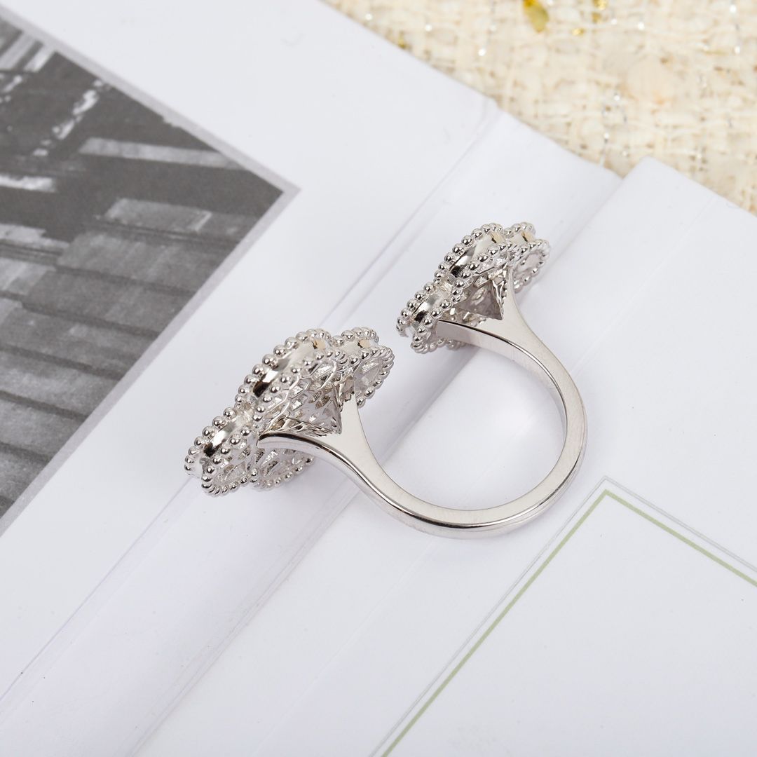 Van Cleef & Arpels オープンリング? マジック アルハンブラ フィンガー リング、オープンリング ホワイトゴールド｜本日限定特価｜新品未使用-MM輸入