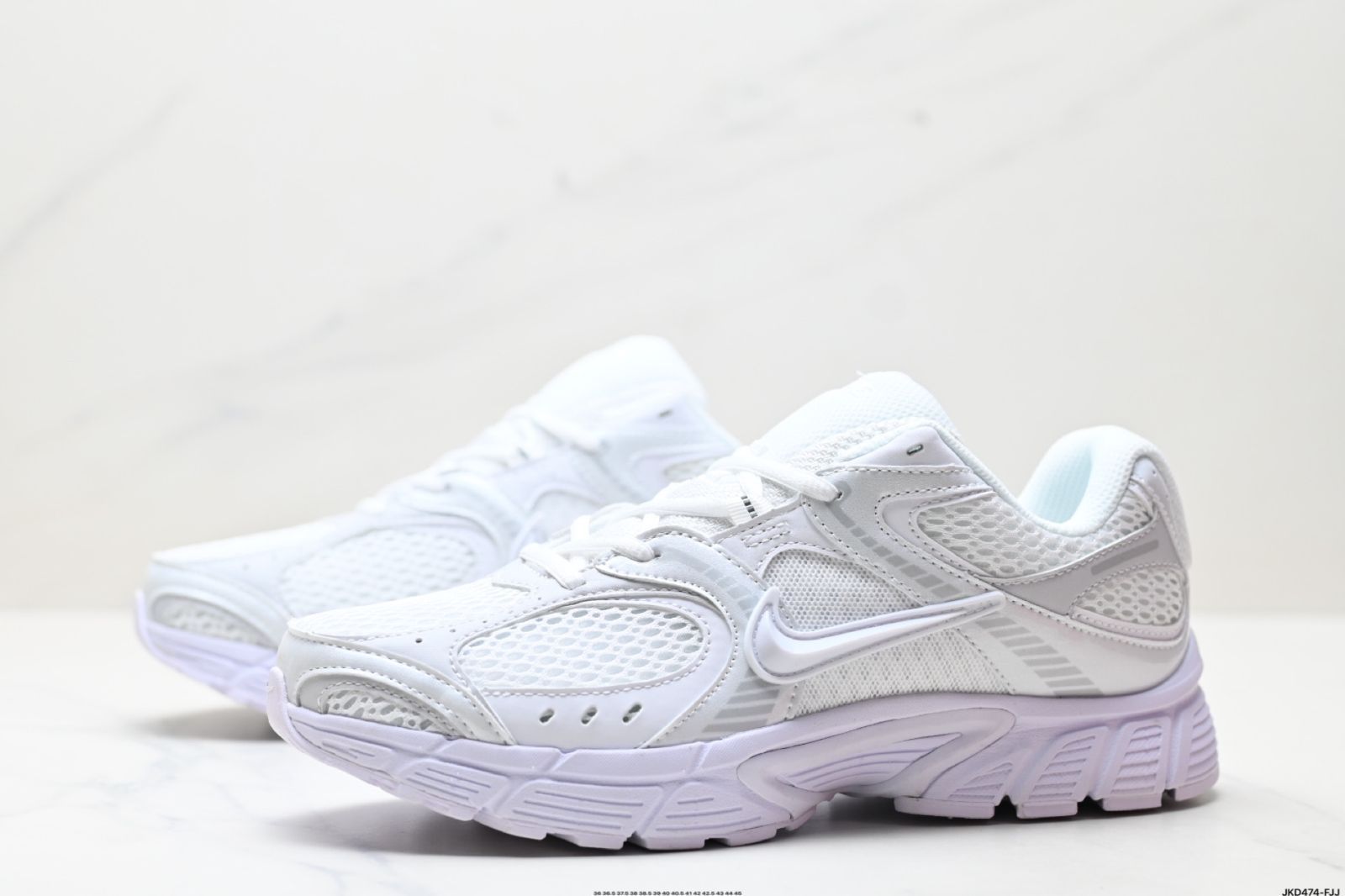 ナイキ Nike V5 RNR 快適でユニバーサルな 滑り止めで耐磨耗性のある ロートップカジュアルシューズ-MM輸入