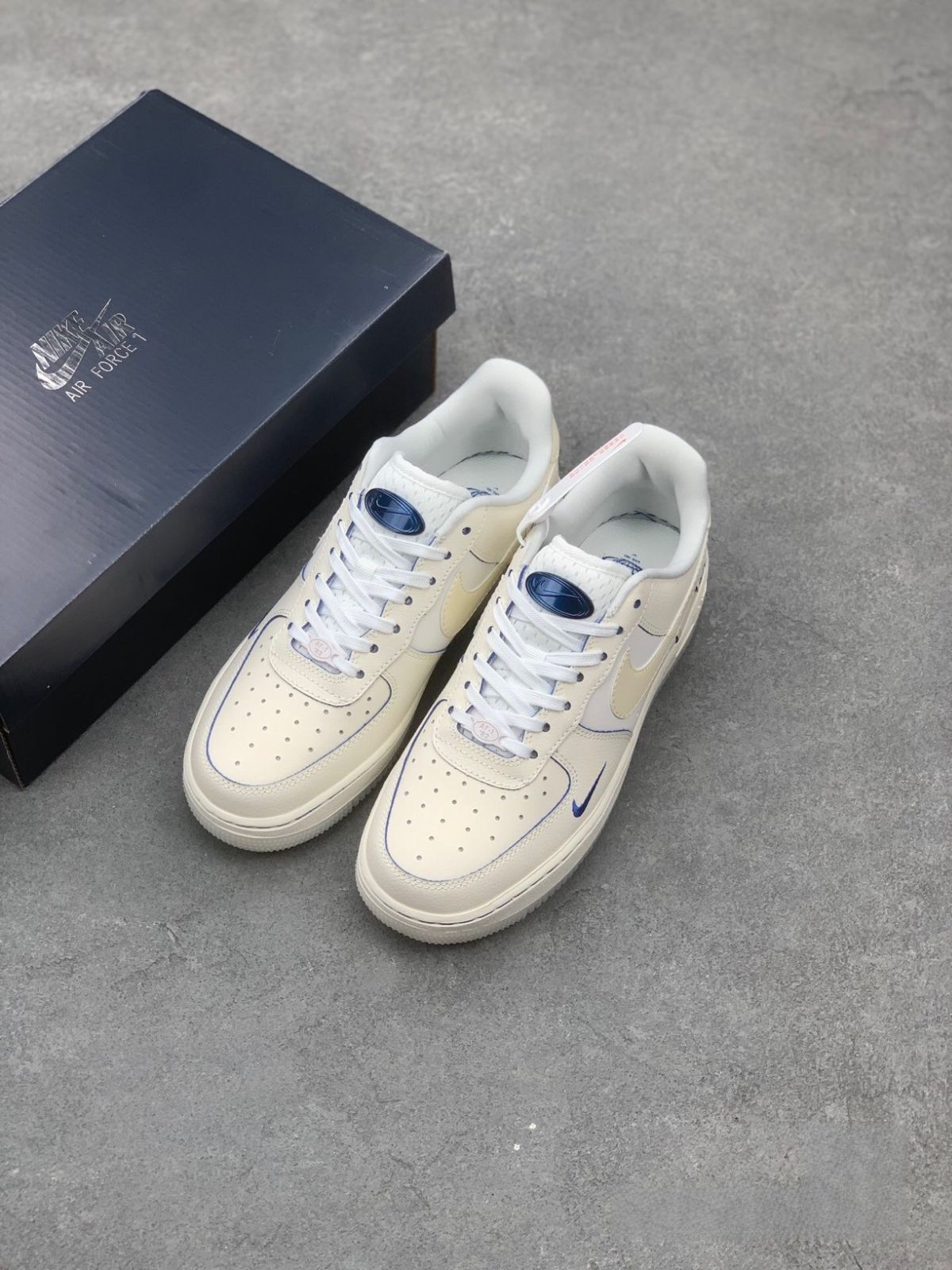 お値下げしました??即購入箱付新品?? Nike Air Force 1 Low 男女兼用 ナイキ-MM輸入