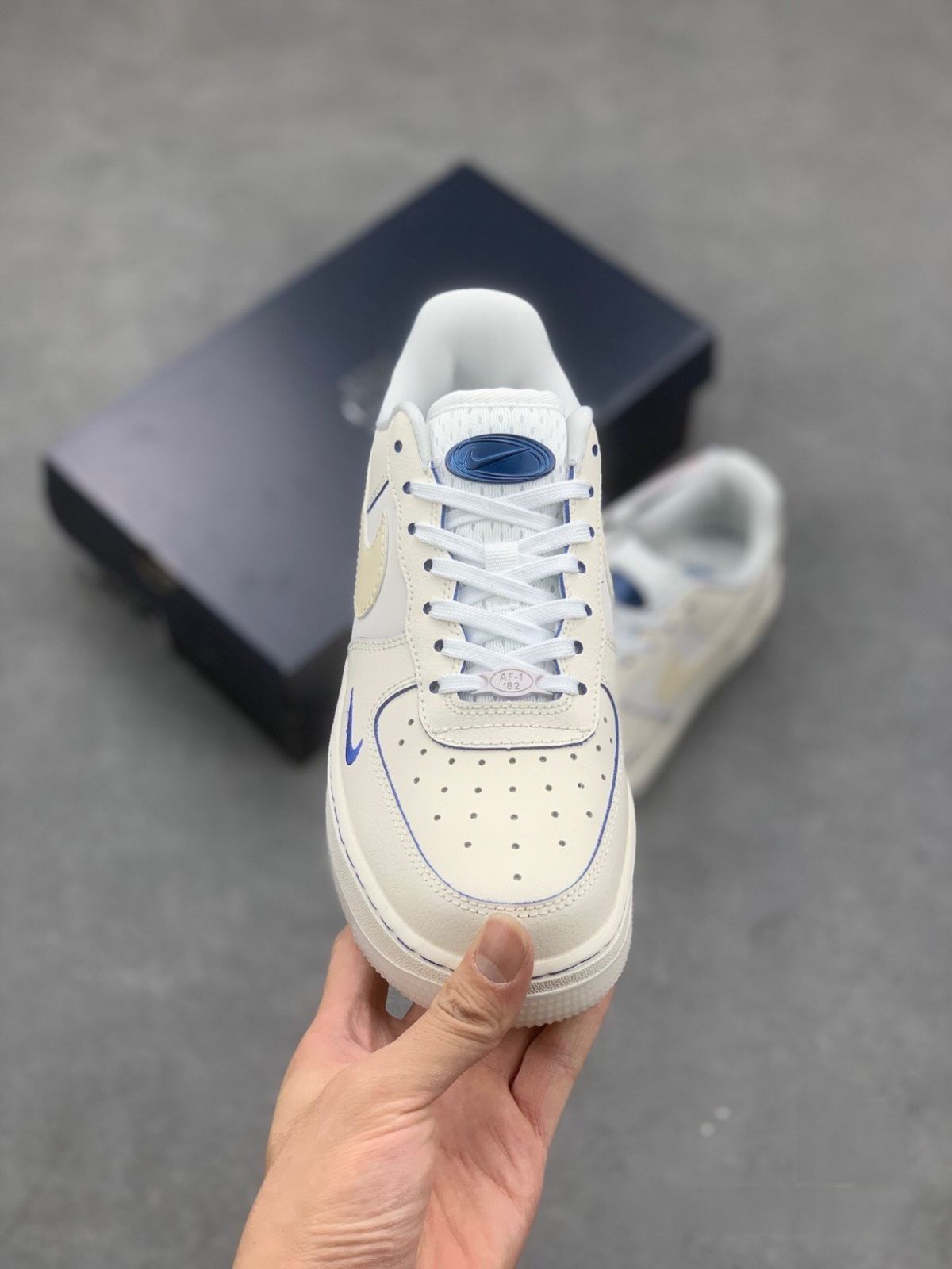 お値下げしました??即購入箱付新品?? Nike Air Force 1 Low 男女兼用 ナイキ-MM輸入