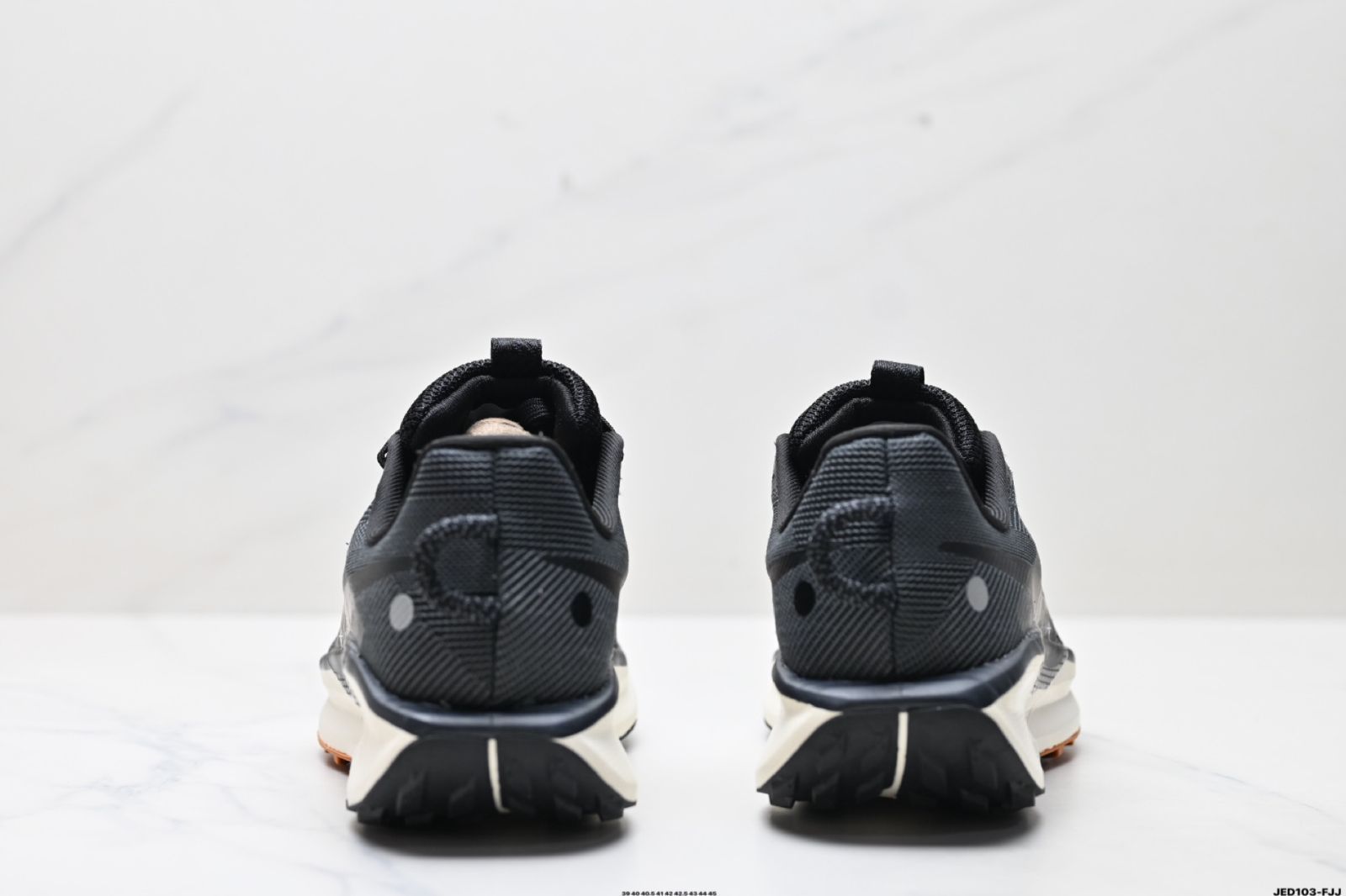 ナイキ（Nike） REACTX ペガサス トレイル 5 GTX クロスカントリーランニングシューズ。-MM輸入1