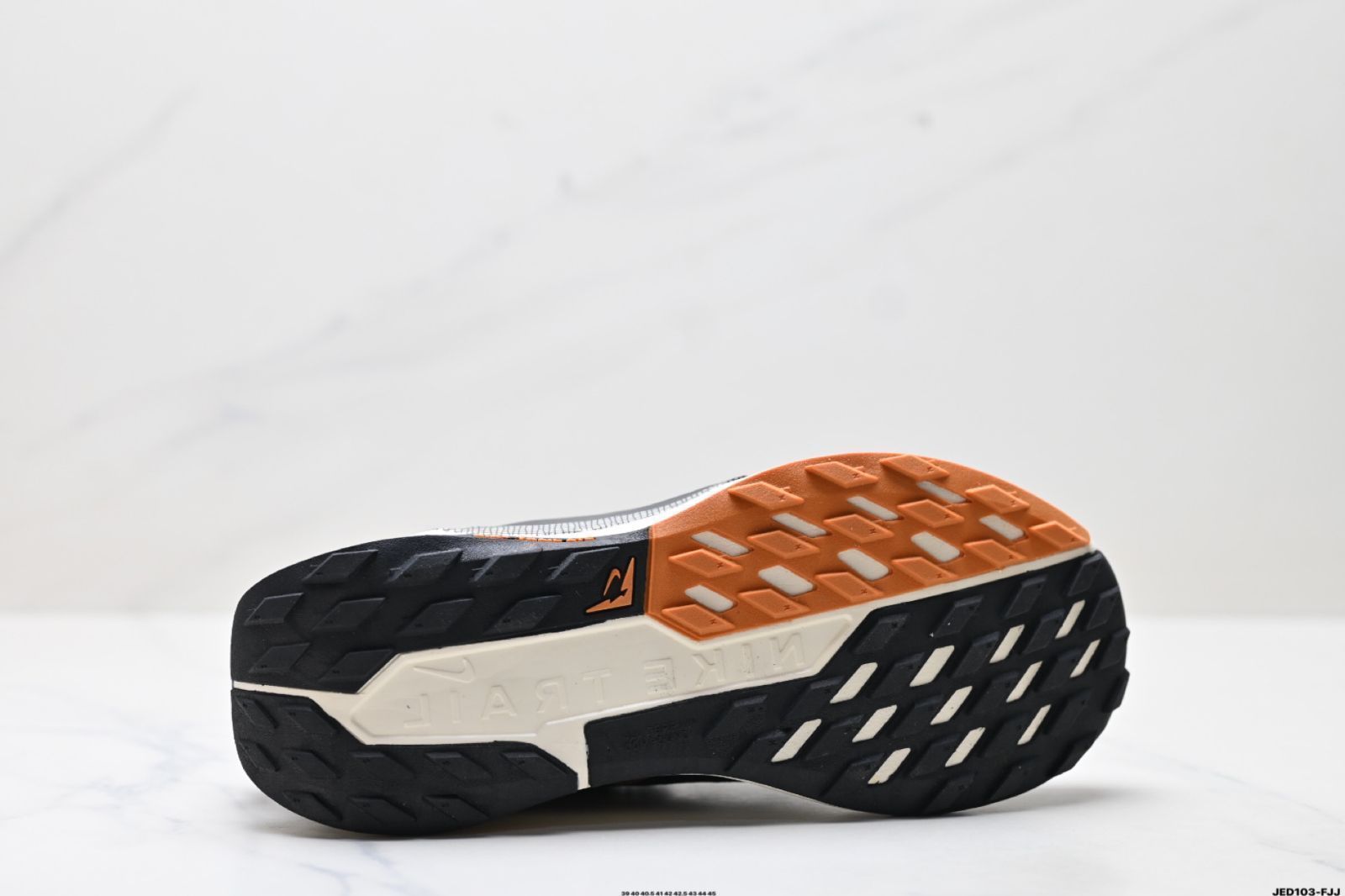 ナイキ（Nike） REACTX ペガサス トレイル 5 GTX クロスカントリーランニングシューズ。-MM輸入1