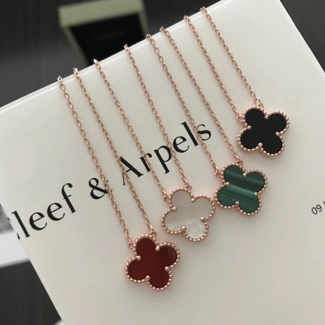 Van Cleef & Arpels VCAの四つ葉のクローバーネックレス ?!ヴァン クリーフ&アーペルの四つ葉のクローバー 天然赤瑪瑙、黒瑪瑙、白ヒョウモン、マラカイト、|本日限定特価|新品未使用-MM輸入 Van Cleef & Arpels VCAの四つ葉のクローバーネックレス ?!ヴァン クリーフ&アーペルの四つ葉のクローバー 天然赤瑪瑙、黒瑪瑙、白ヒョウモン、マラカイト、|本日限定特価|新品未使用-MM輸入