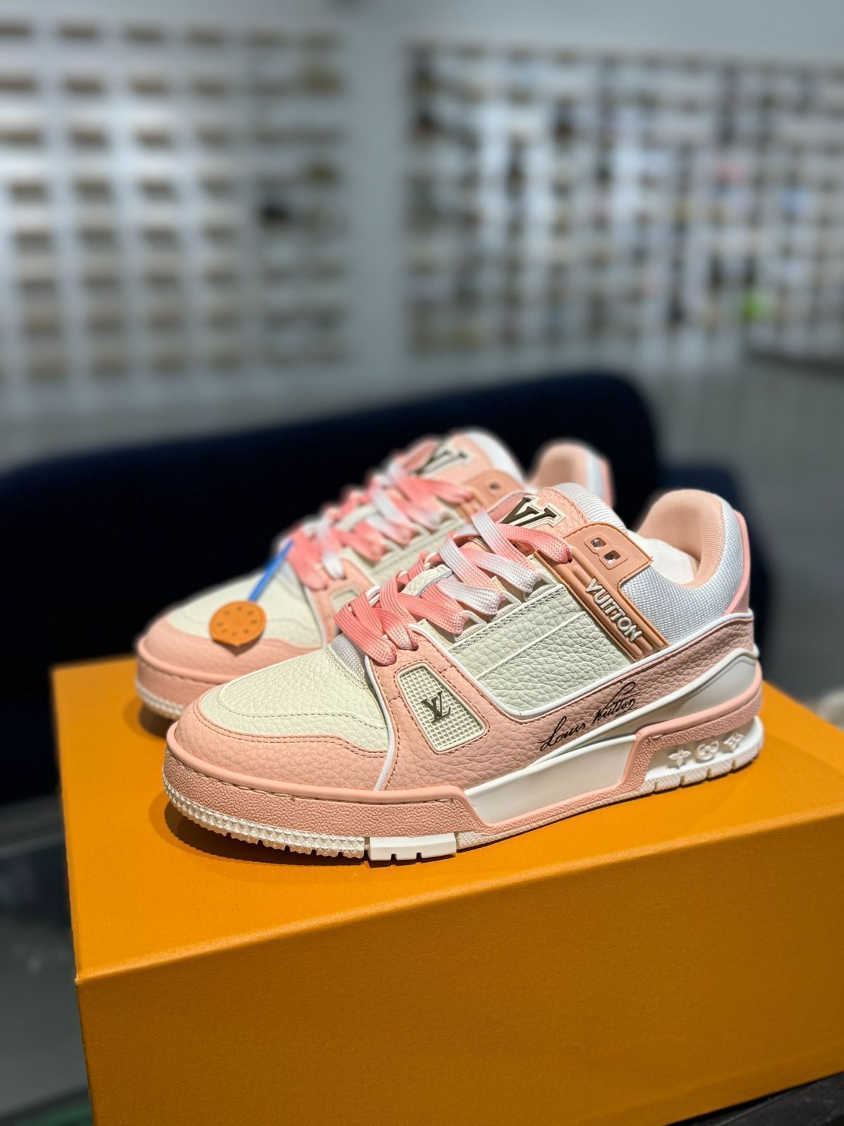 Louis Vuitton Trainer 配色 - ピンクのライチ柄｜本日限定特価｜新品未使用-MM輸入2