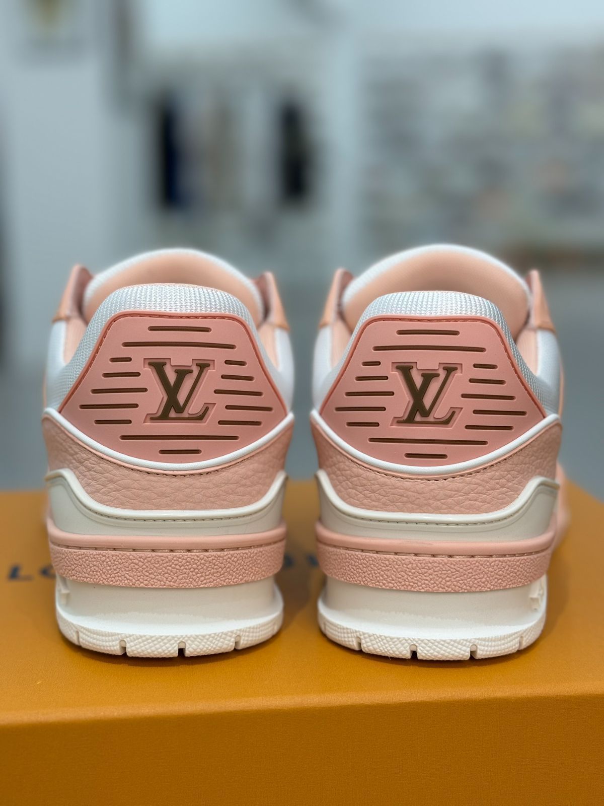 Louis Vuitton Trainer 配色 - ピンクのライチ柄｜本日限定特価｜新品未使用-MM輸入2