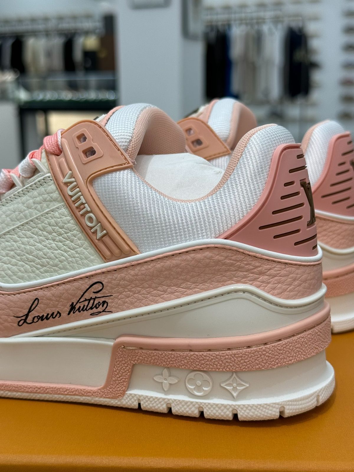 Louis Vuitton Trainer 配色 - ピンクのライチ柄｜本日限定特価｜新品未使用-MM輸入2