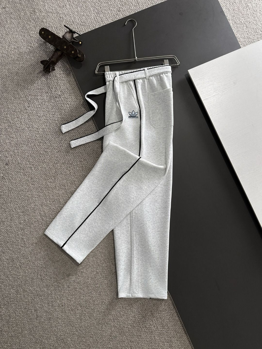 【今日特価】Balenciaga 2025SS コラボ ゴムウエスト レラックスパンツ