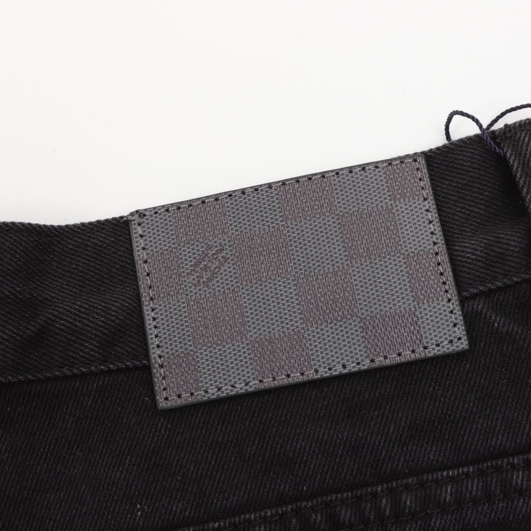 【今日特価】LOUIS VUITTON 2025SS グラデーション刺繍デニムショートパンツ 【今日特価】LOUIS VUITTON 2025SS グラデーション刺繍デニムショートパンツ