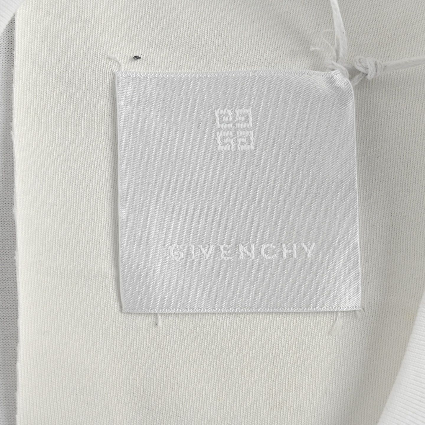 【今日特価】GIVENCHY 25SS 巳年刺繍 T シャツ