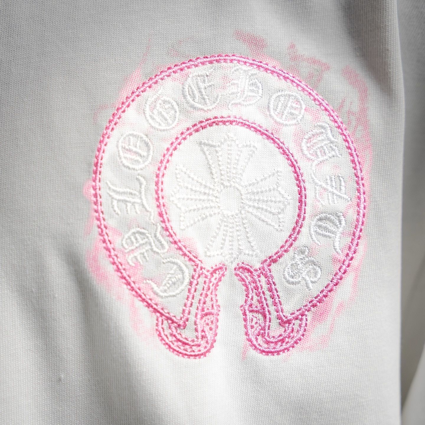 【今日特価】COME HEARTSCH CH 25ss パープルホーフ刺繍 T シャツ 【今日特価】COME HEARTSCH CH 25ss パープルホーフ刺繍 T シャツ