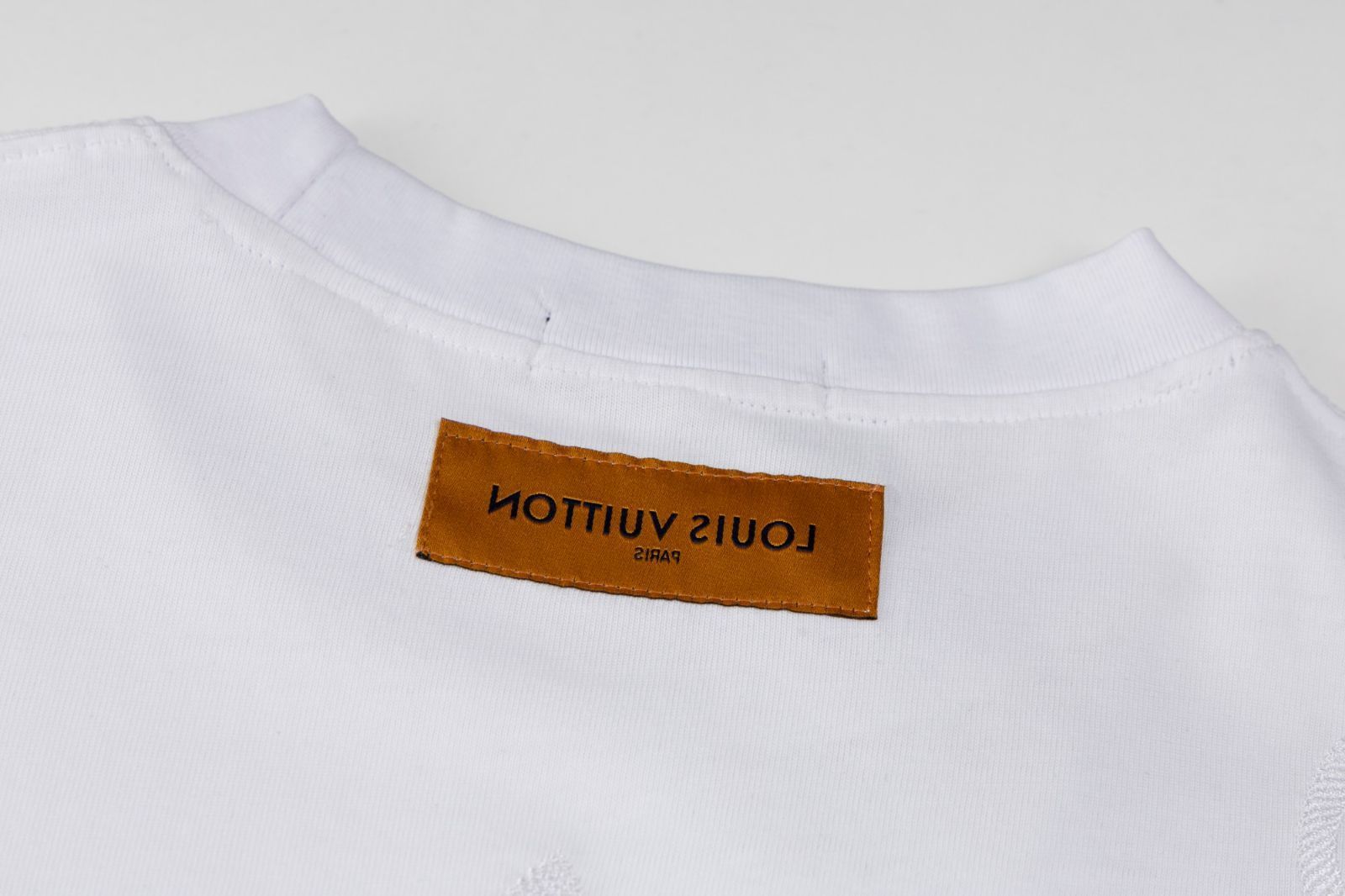 【今日特価】Louis Vuitton LV ルイヴィトン 25ss プレミアム刺繍 T シャツ