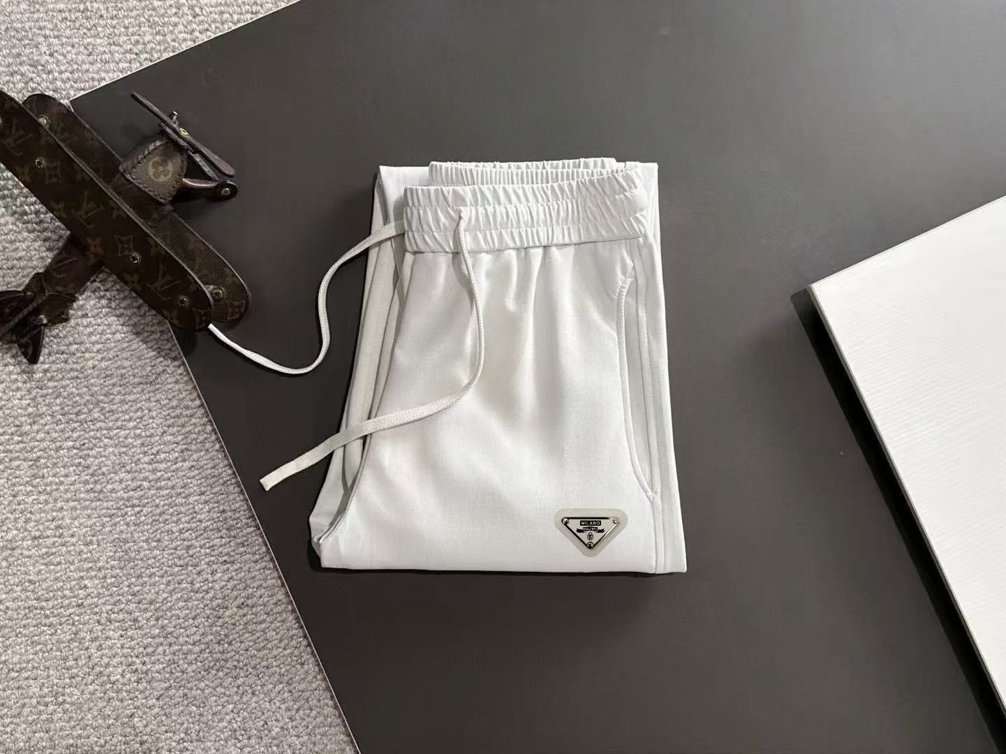 【今日特価】PRADA 2025SS ロゴ カジュアルパンツ