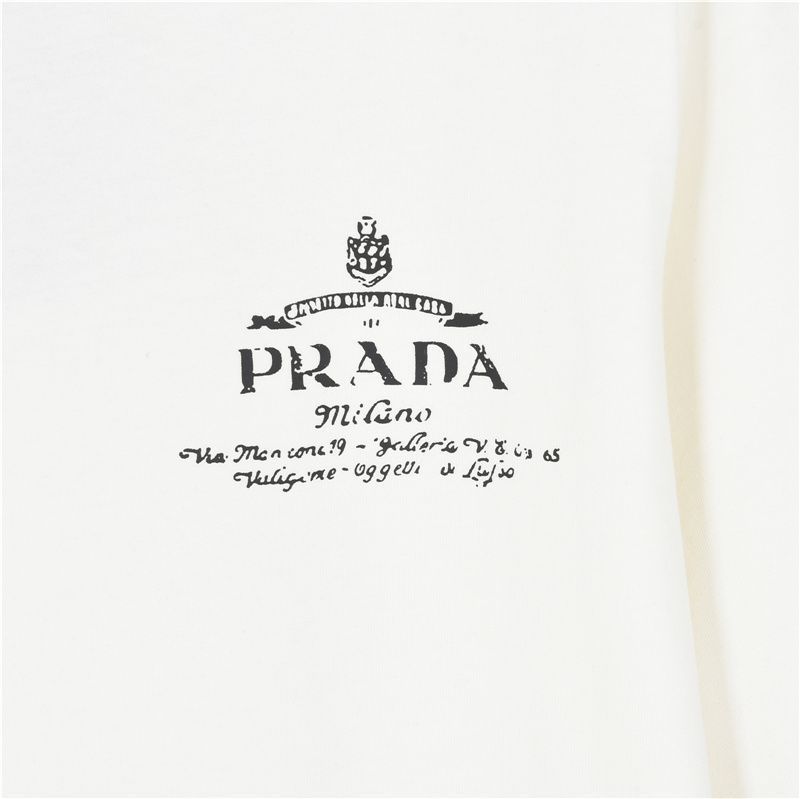 【今日特価】Prada / プラダ 25ss 胸元アルファベットロゴ T シャツ