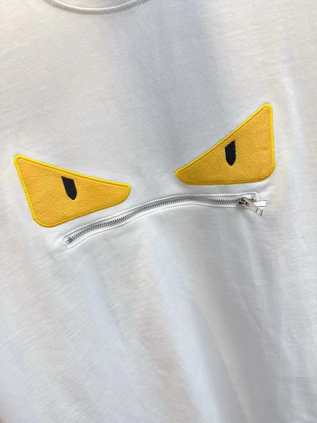 【今日特価】FENDI 25SS 刺繍 LOGO ショートスリーブ 【今日特価】FENDI 25SS 刺繍 LOGO ショートスリーブ
