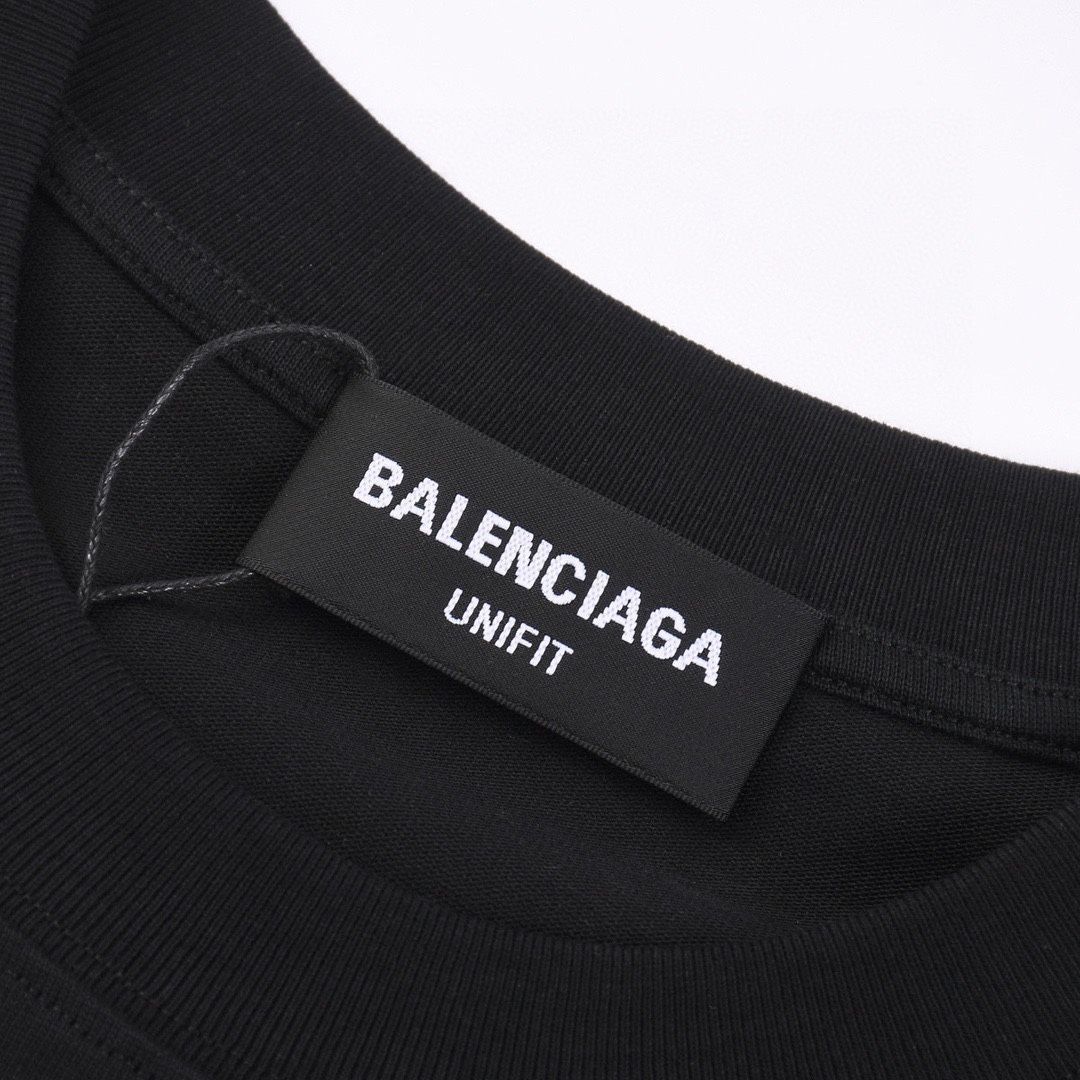 【今日特価】Balenciaga サマー 2025 オフセットロゴ刺繍 T シャツ 【今日特価】Balenciaga サマー 2025 オフセットロゴ刺繍 T シャツ