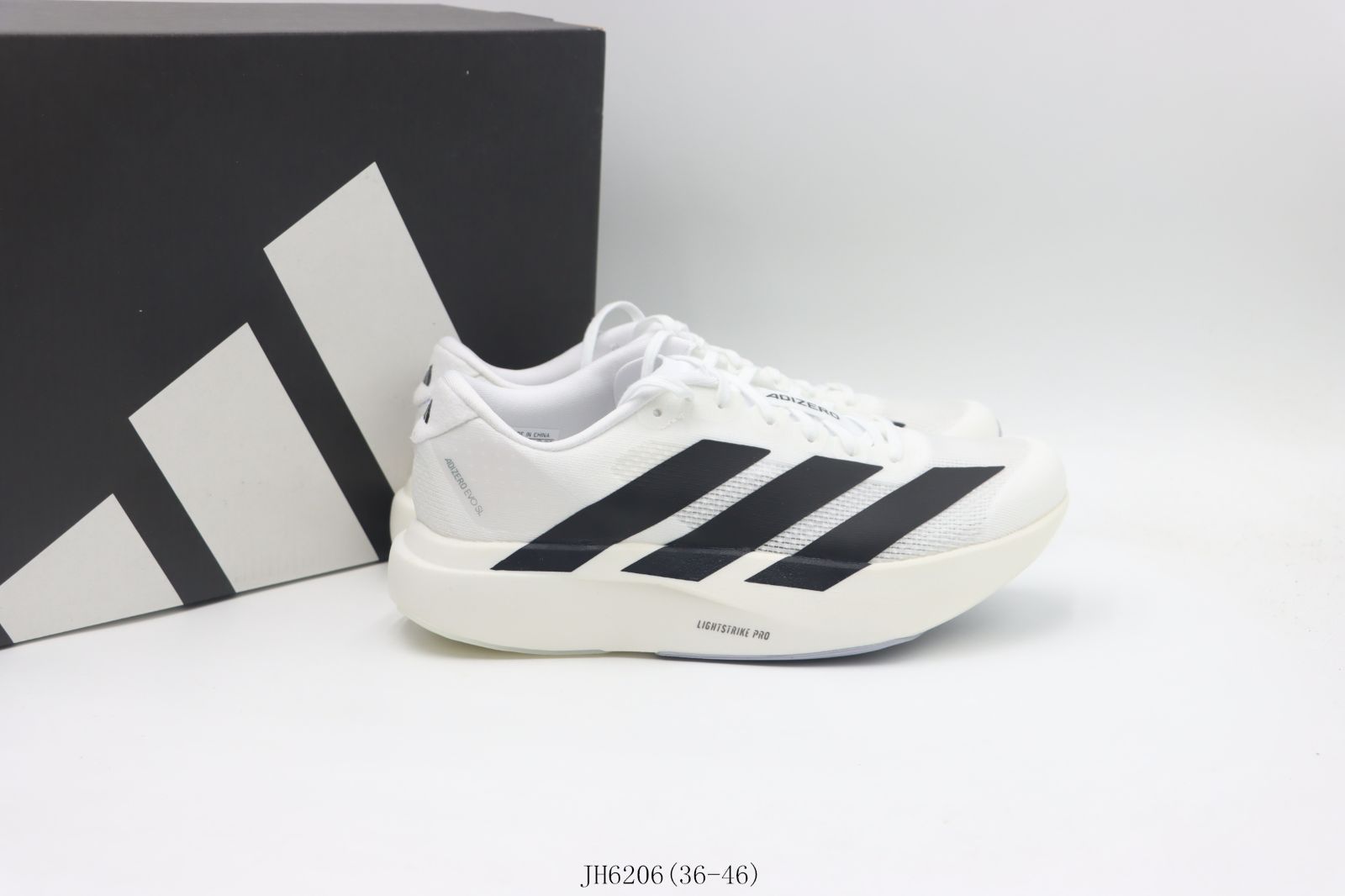 【今日特価】Adidas アディダス ランニングシューズ JH6206 ホワイトブラック 【今日特価】Adidas アディダス ランニングシューズ JH6206 ホワイトブラック