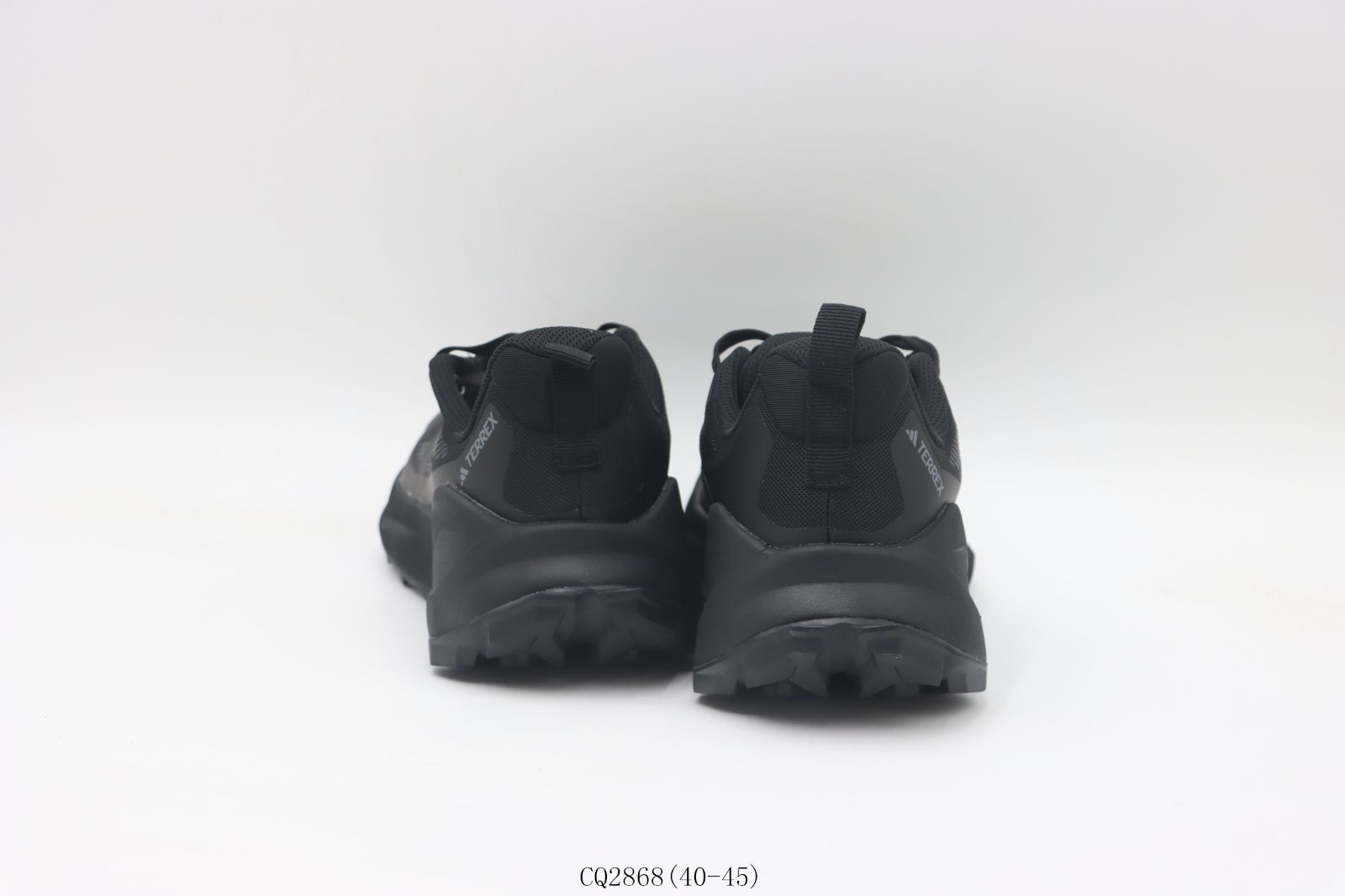 【今日特価】Adidas アディダス スポーツシューズ CQ2868 ブラック 【今日特価】Adidas アディダス スポーツシューズ CQ2868 ブラック