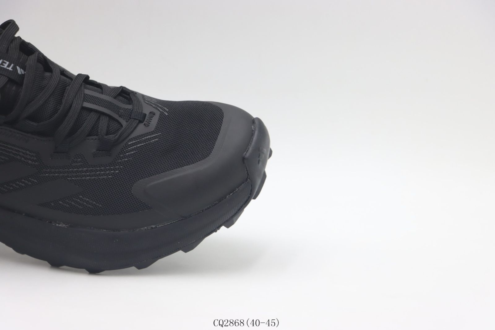 【今日特価】Adidas アディダス スポーツシューズ CQ2868 ブラック 【今日特価】Adidas アディダス スポーツシューズ CQ2868 ブラック