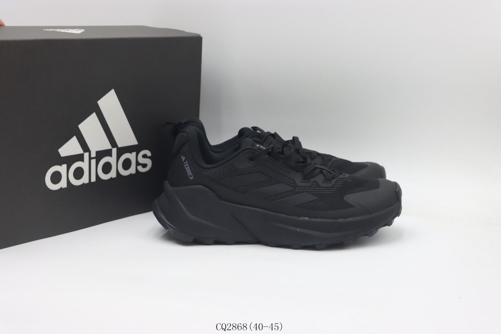 【今日特価】Adidas アディダス スポーツシューズ CQ2868 ブラック 【今日特価】Adidas アディダス スポーツシューズ CQ2868 ブラック