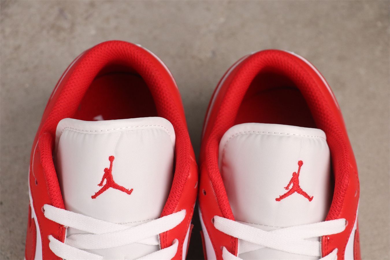 【今日特価】Air Jordan 1 エアジョーダン 1 代 553558-166 ホワイトレッド