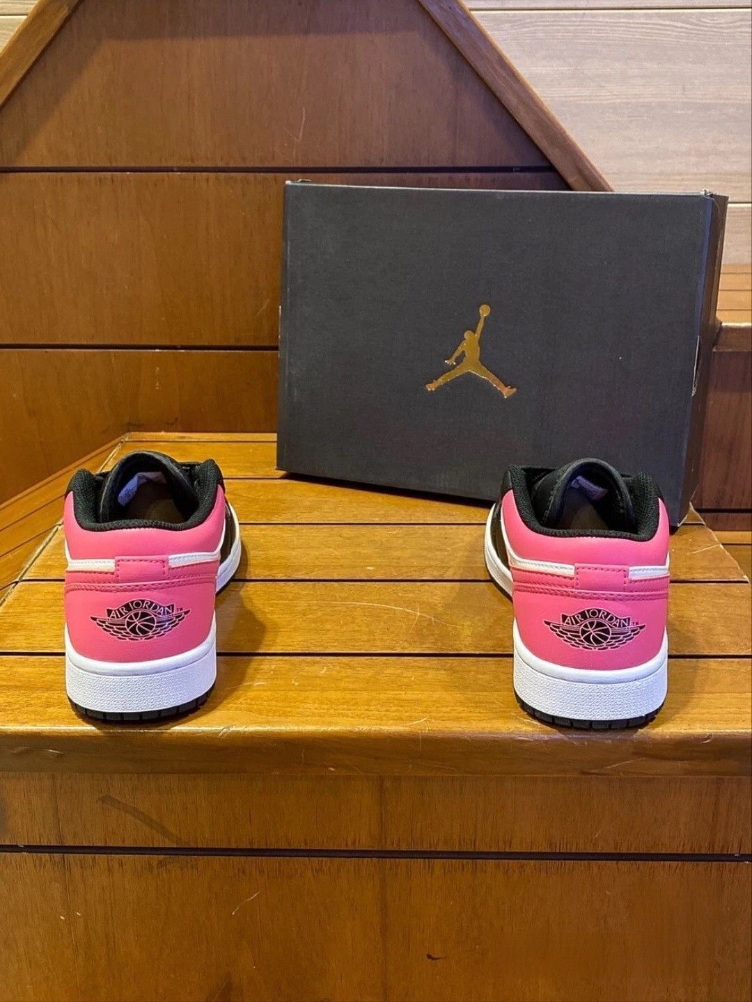 お値下げしました??即購入?? NIKE AIR JORDAN 1 LOw 箱付 男女兼用ナイキ ブランドページ お値下げしました??即購入?? NIKE AIR JORDAN 1 LOw 箱付 男女兼用ナイキ ブランドページ