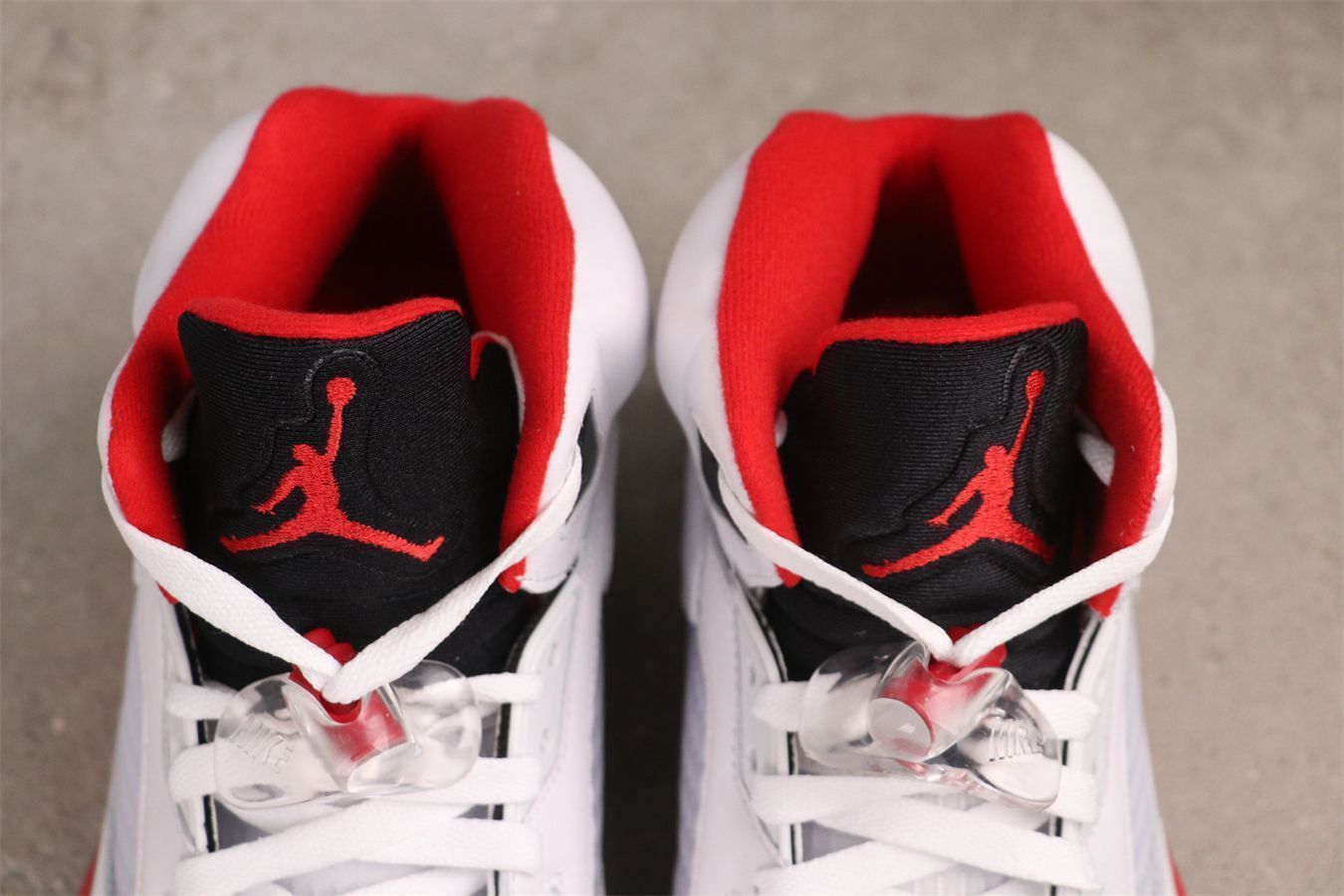 【今日特価】Air Jordan（エア ジョーダン） AJ5 HQ7978 - 101 ホワイト レッド