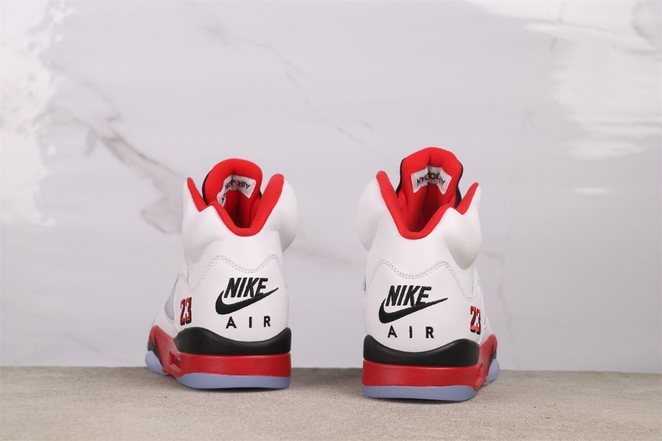 【今日特価】Air Jordan（エア ジョーダン） AJ5 HQ7978 - 101 ホワイト レッド
