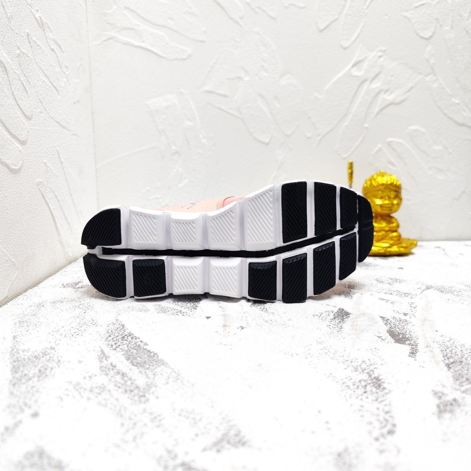 On Cloud X3 Sneakers オン クラウドX3 ジョギング スポーツ トレーニング ランニングシューズ メンズ レディース スニーカー タウンユース 新品 未使用 ピンク On Cloud X3 Sneakers オン クラウドX3 ジョギング スポーツ トレーニング ランニングシューズ メンズ レディース スニーカー タウンユース 新品 未使用 ピンク