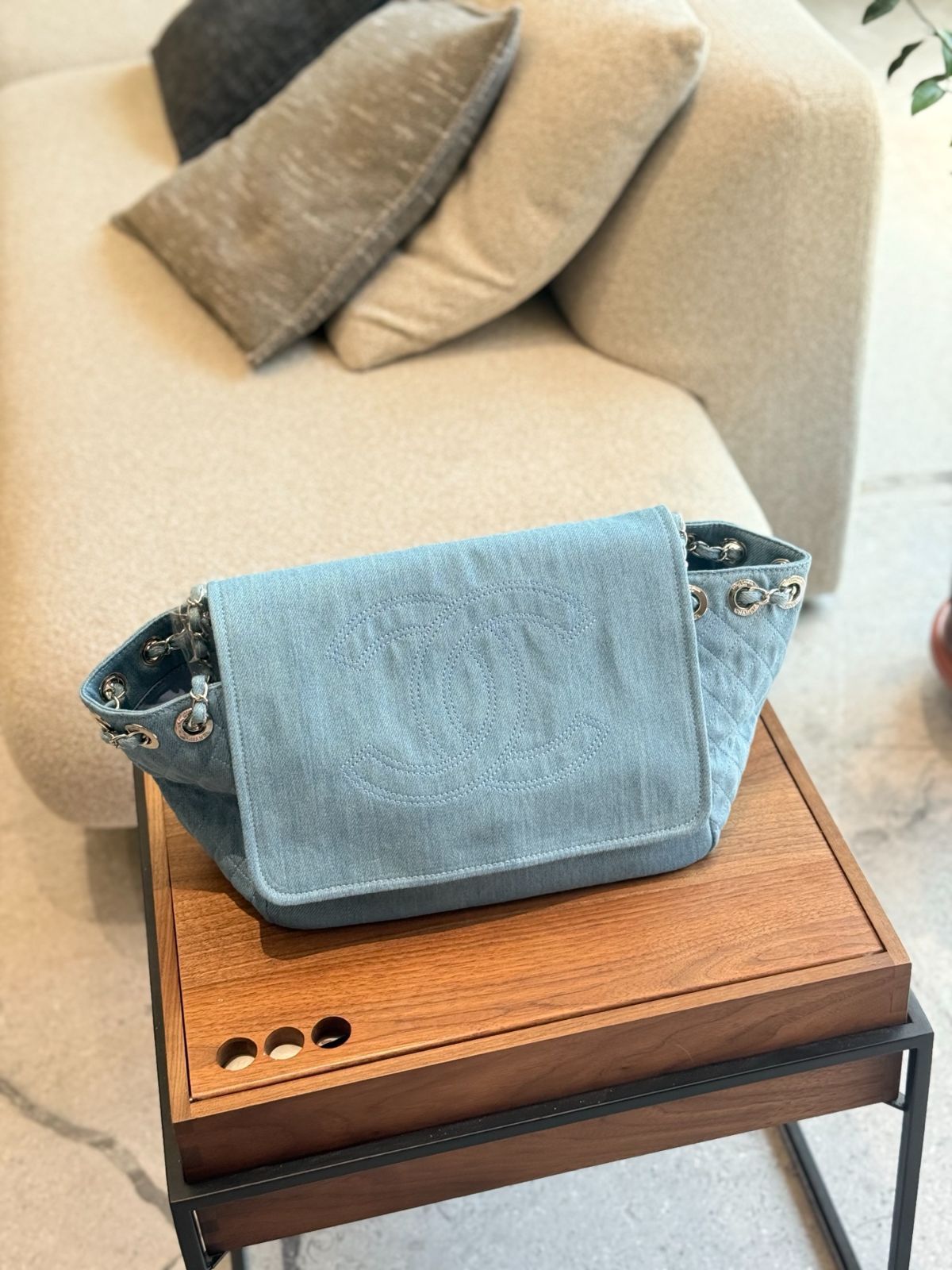 【今日特価】Chanel ジーンズ トートバッグ!国内送料無料!限定在庫セール価格です! 【今日特価】Chanel ジーンズ トートバッグ!国内送料無料!限定在庫セール価格です!