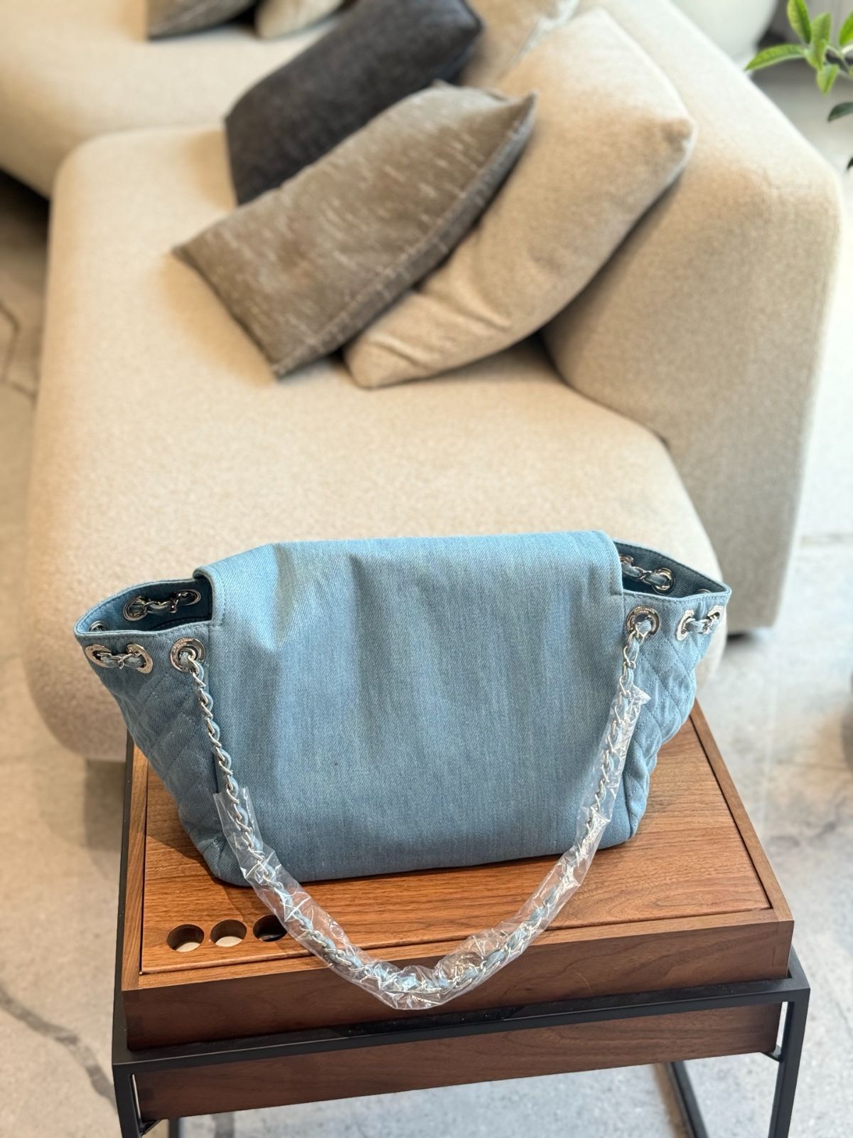 【今日特価】Chanel ジーンズ トートバッグ!国内送料無料!限定在庫セール価格です! 【今日特価】Chanel ジーンズ トートバッグ!国内送料無料!限定在庫セール価格です!