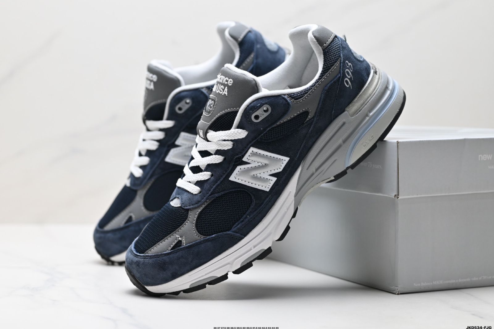 【今日特価】ニューバランス New Balance NB メイドイン USA の MR993 シリーズ アメリカンメイド血統のクラシックなレトロ スポーツレジャー 万能なダディーランニングシューズ。 【今日特価】ニューバランス New Balance NB メイドイン USA の MR993 シリーズ アメリカンメイド血統のクラシックなレトロ スポーツレジャー 万能なダディーランニングシューズ。