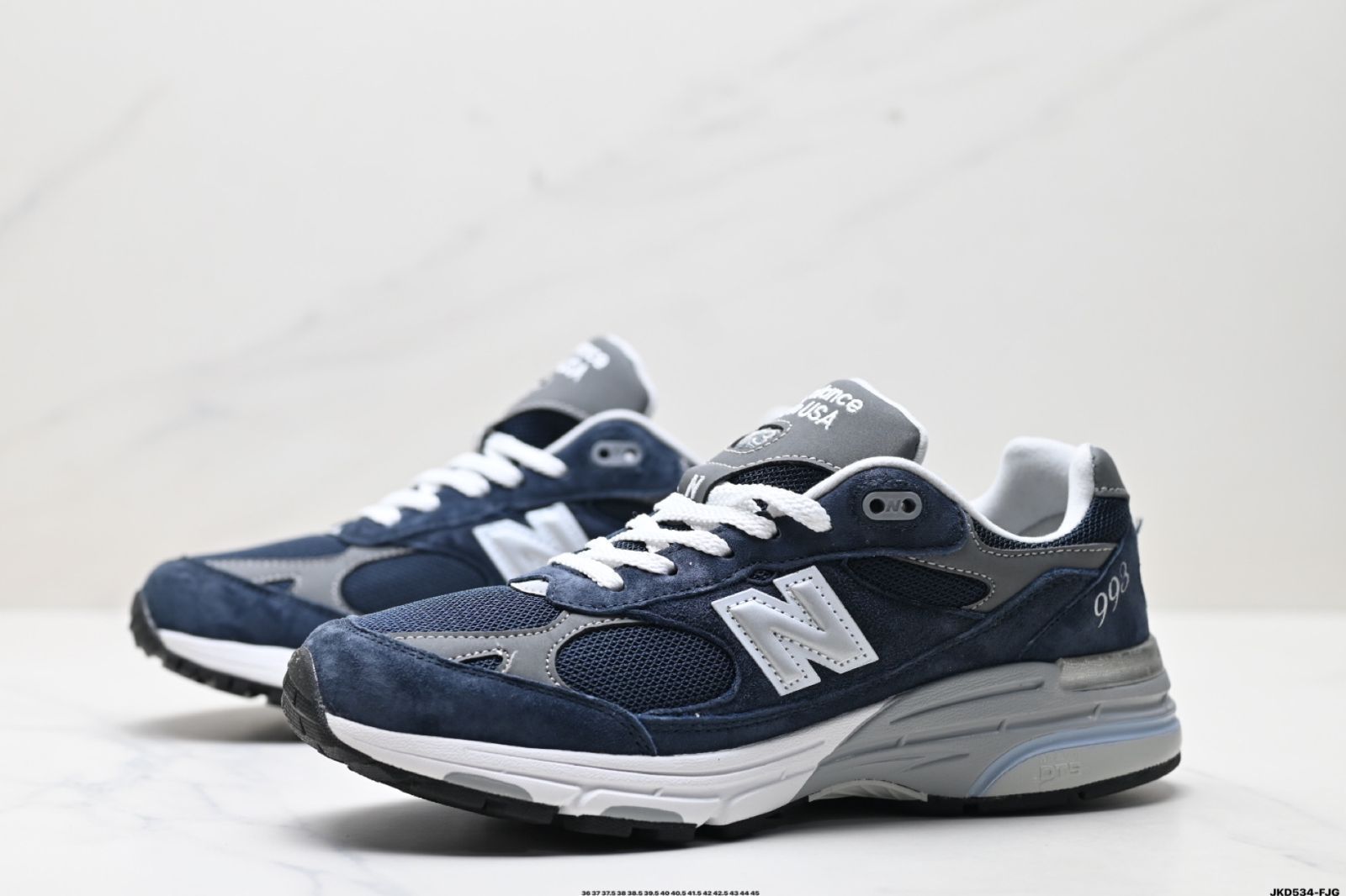 【今日特価】ニューバランス New Balance NB メイドイン USA の MR993 シリーズ アメリカンメイド血統のクラシックなレトロ スポーツレジャー 万能なダディーランニングシューズ。 【今日特価】ニューバランス New Balance NB メイドイン USA の MR993 シリーズ アメリカンメイド血統のクラシックなレトロ スポーツレジャー 万能なダディーランニングシューズ。