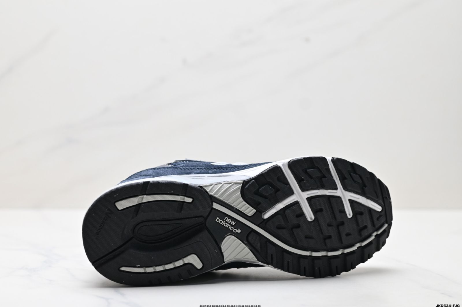 【今日特価】ニューバランス New Balance NB メイドイン USA の MR993 シリーズ アメリカンメイド血統のクラシックなレトロ スポーツレジャー 万能なダディーランニングシューズ。 【今日特価】ニューバランス New Balance NB メイドイン USA の MR993 シリーズ アメリカンメイド血統のクラシックなレトロ スポーツレジャー 万能なダディーランニングシューズ。