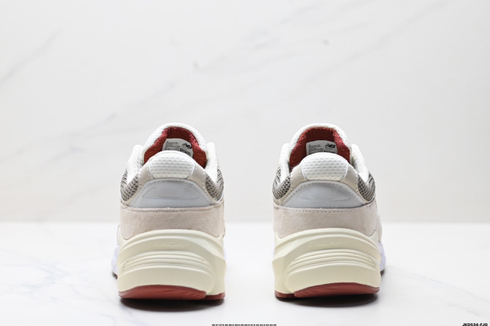 【今日特価】ニューバランス New Balance U990 アメリカンメイド血統のレトロスポーツランニングシューズ。1982 年誕生の元祖級「ダディーシューズ」990 シリーズです。 【今日特価】ニューバランス New Balance U990 アメリカンメイド血統のレトロスポーツランニングシューズ。1982 年誕生の元祖級「ダディーシューズ」990 シリーズです。