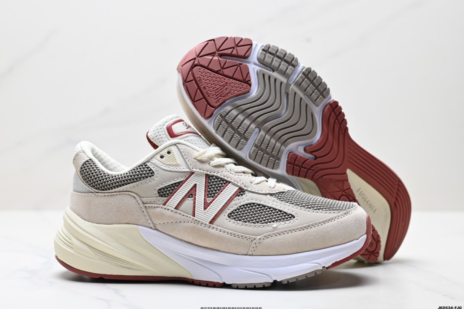【今日特価】ニューバランス New Balance U990 アメリカンメイド血統のレトロスポーツランニングシューズ。1982 年誕生の元祖級「ダディーシューズ」990 シリーズです。 【今日特価】ニューバランス New Balance U990 アメリカンメイド血統のレトロスポーツランニングシューズ。1982 年誕生の元祖級「ダディーシューズ」990 シリーズです。