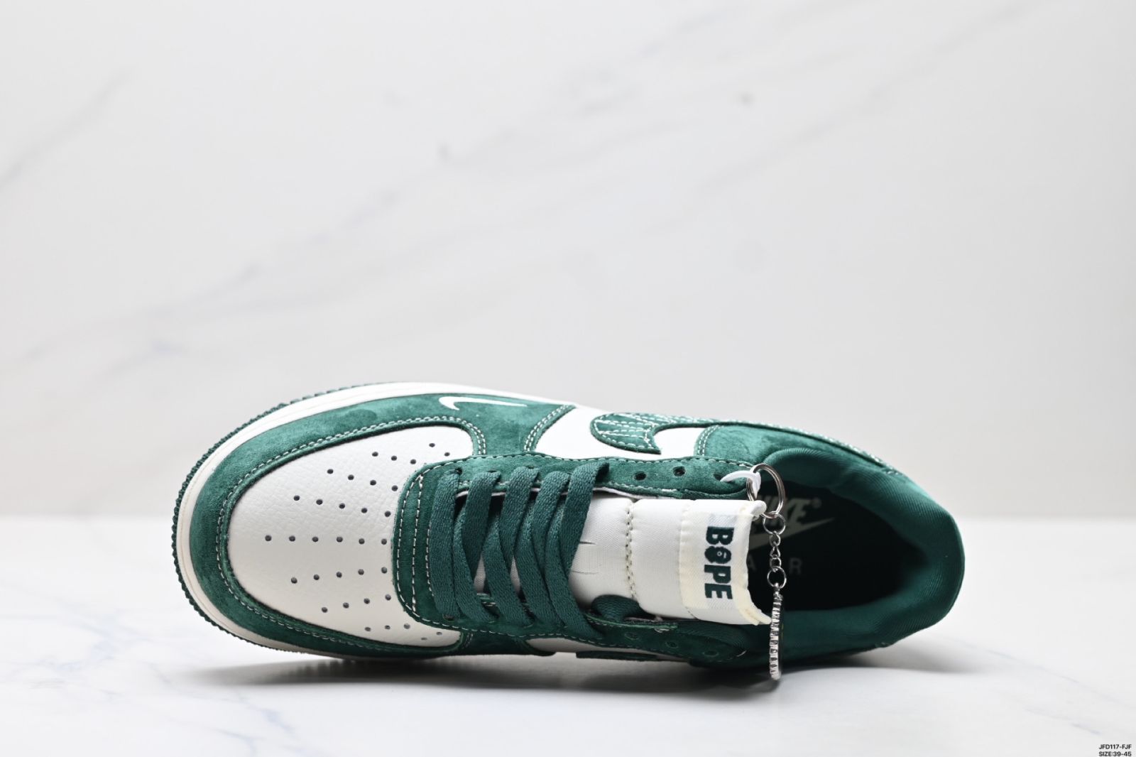 【今日特価】Nike Air Force 1‘07 ロートップ ユニバーサル レジャー＆スポーツ用 スニーカー