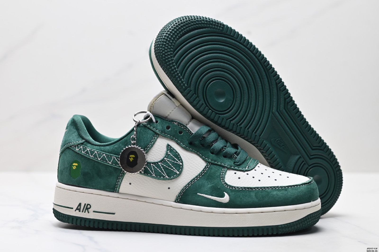 【今日特価】Nike Air Force 1‘07 ロートップ ユニバーサル レジャー＆スポーツ用 スニーカー