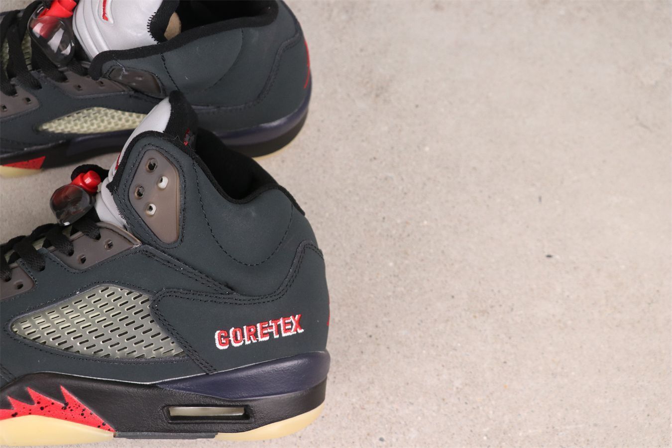【今日特価】Air Jordan エアジョーダン AJ5 エアジョーダン 5 Gore - Tex ゴアテックス DR0092 - 001