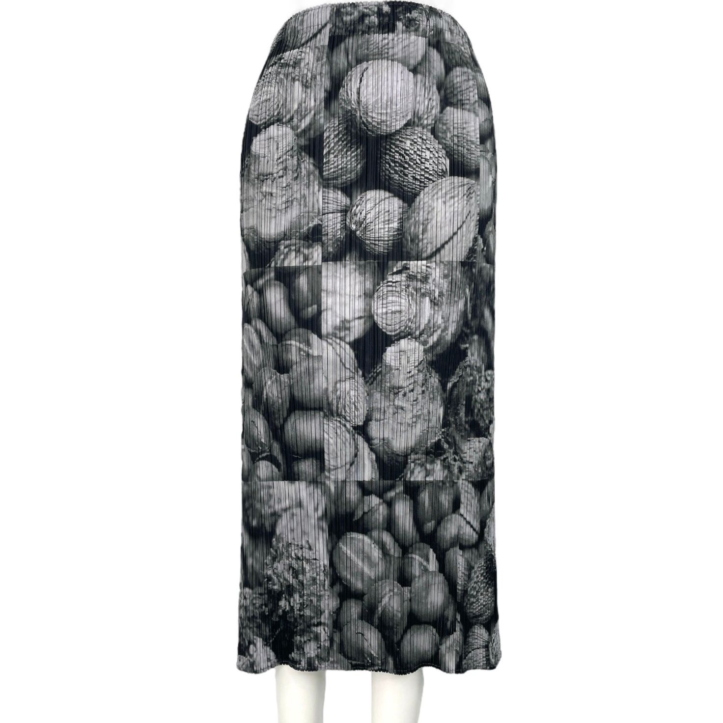 極美品 ISSEY MIYAKE イッセイミヤケ PLEATS PLEASE プリーツプリーズ スカート 木の実 転写 ホワイト x ブラック