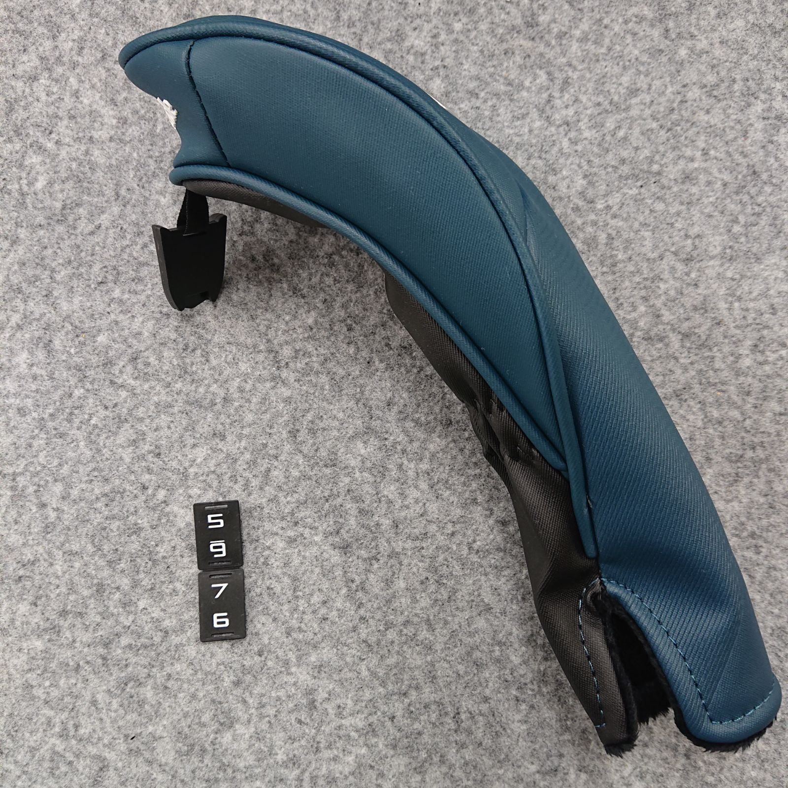 超美品！ テーラーメイド Qi4D フェアウェイウッド用 ヘッドカバー